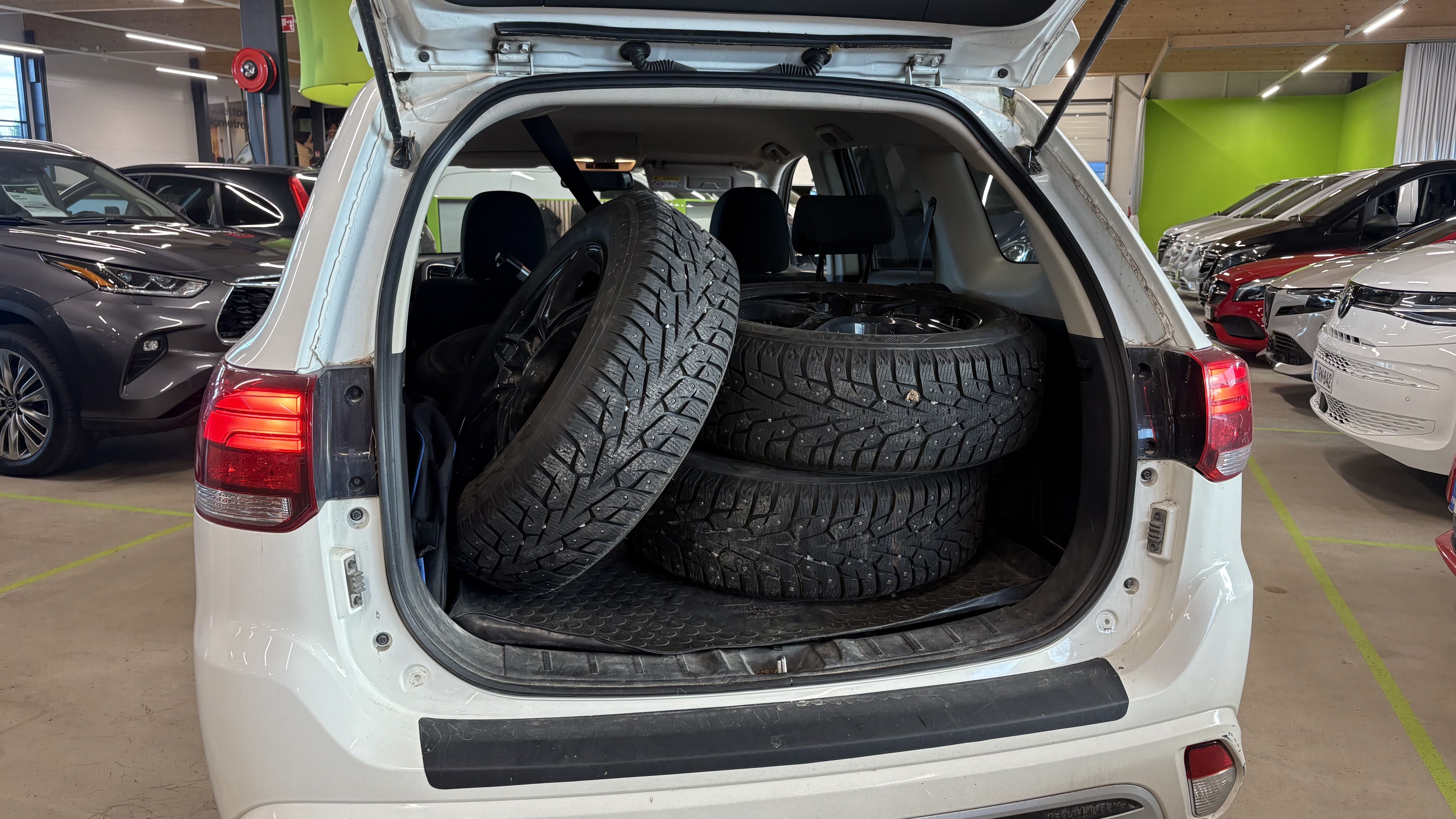 Mitsubishi Outlander PHEV 2021, kuva 6/14
