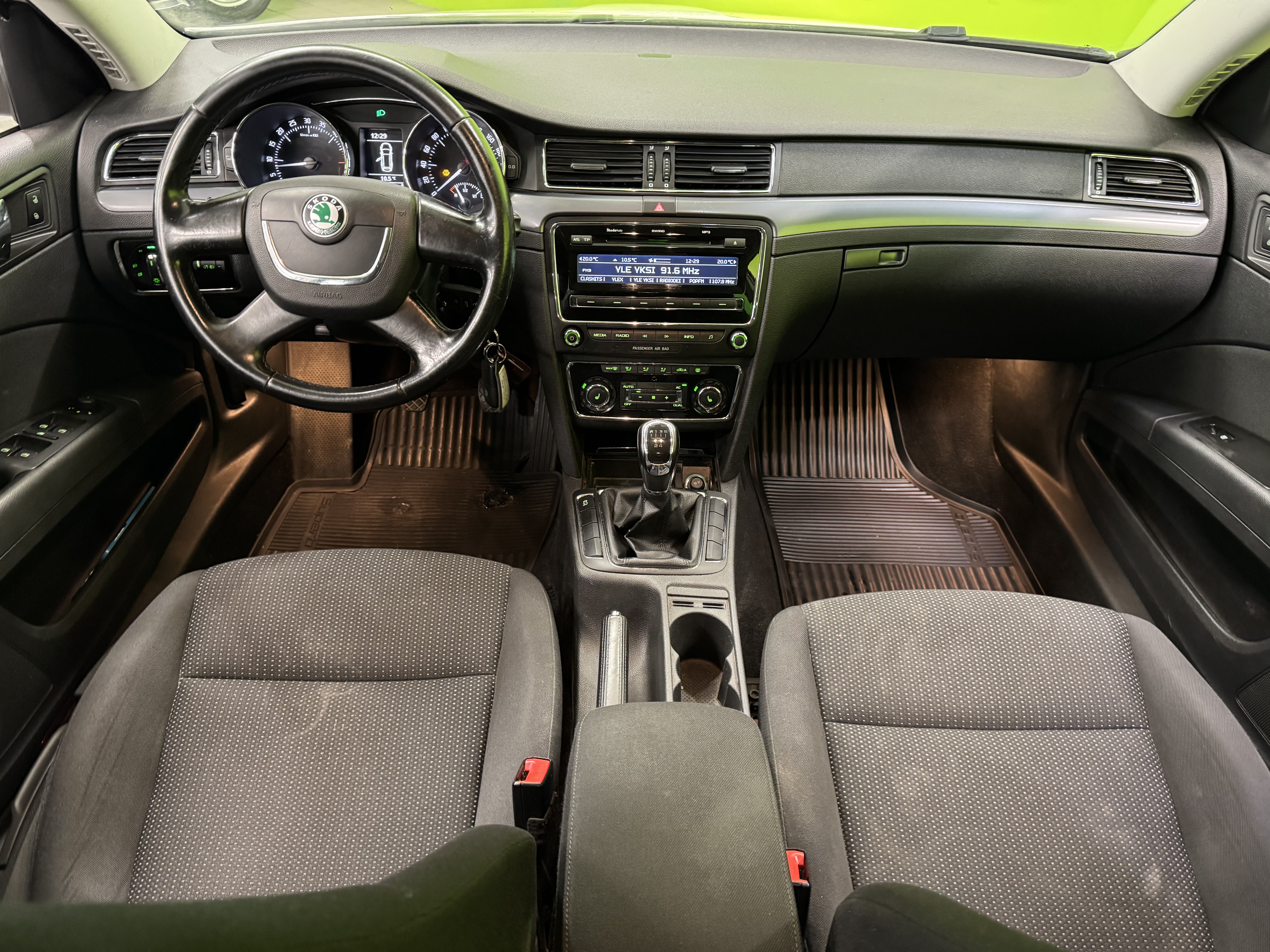 Skoda Superb Combi 1,6 TDI Comfort 2011, photo 6/16
