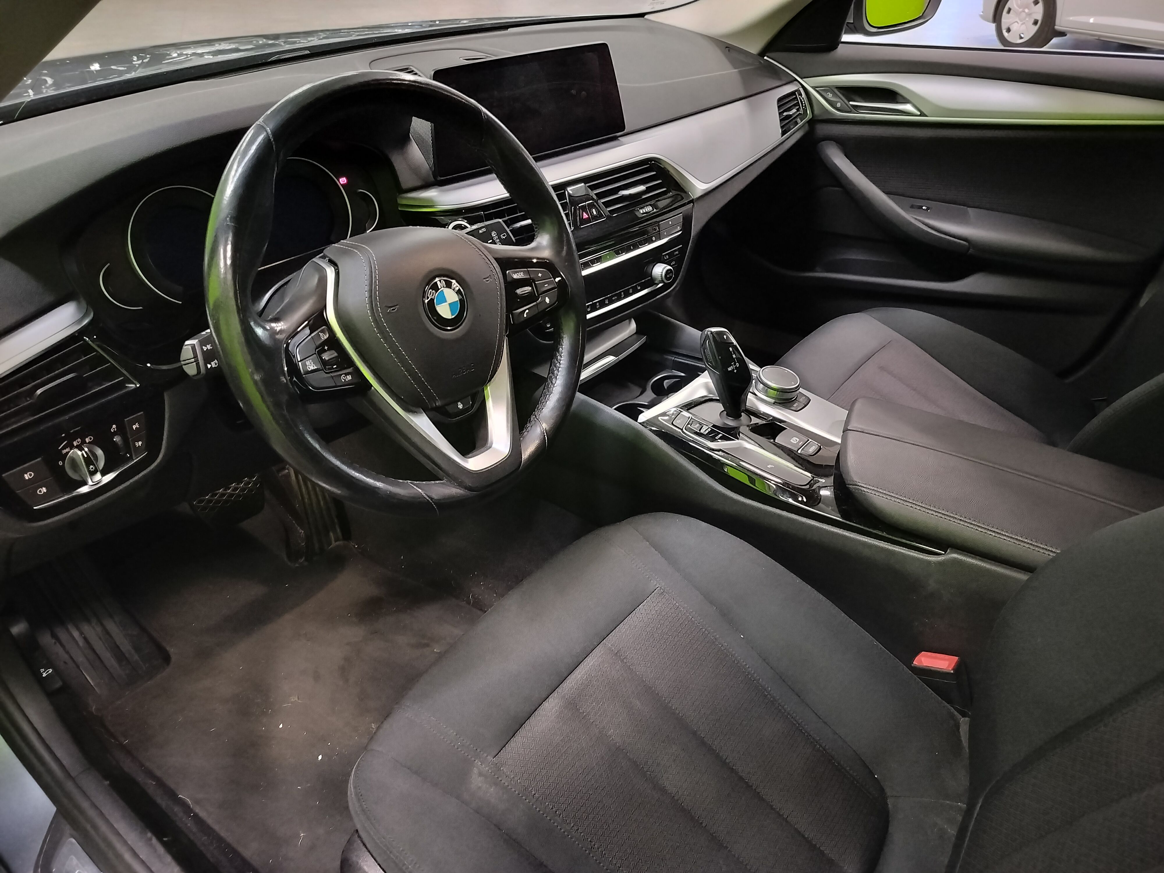BMW 520 2020, kuva 4/4