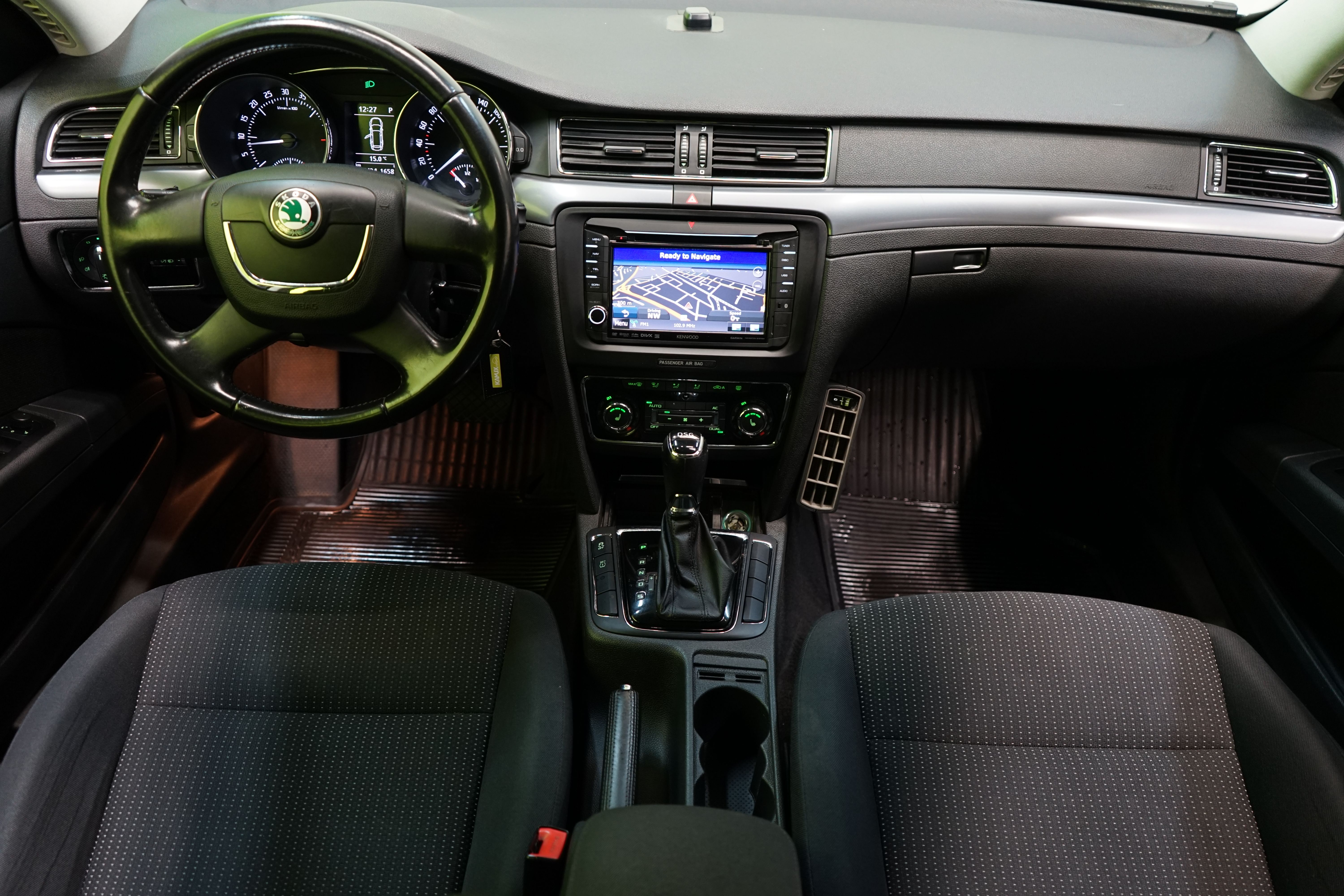 Skoda Superb 2013, photo 6/22