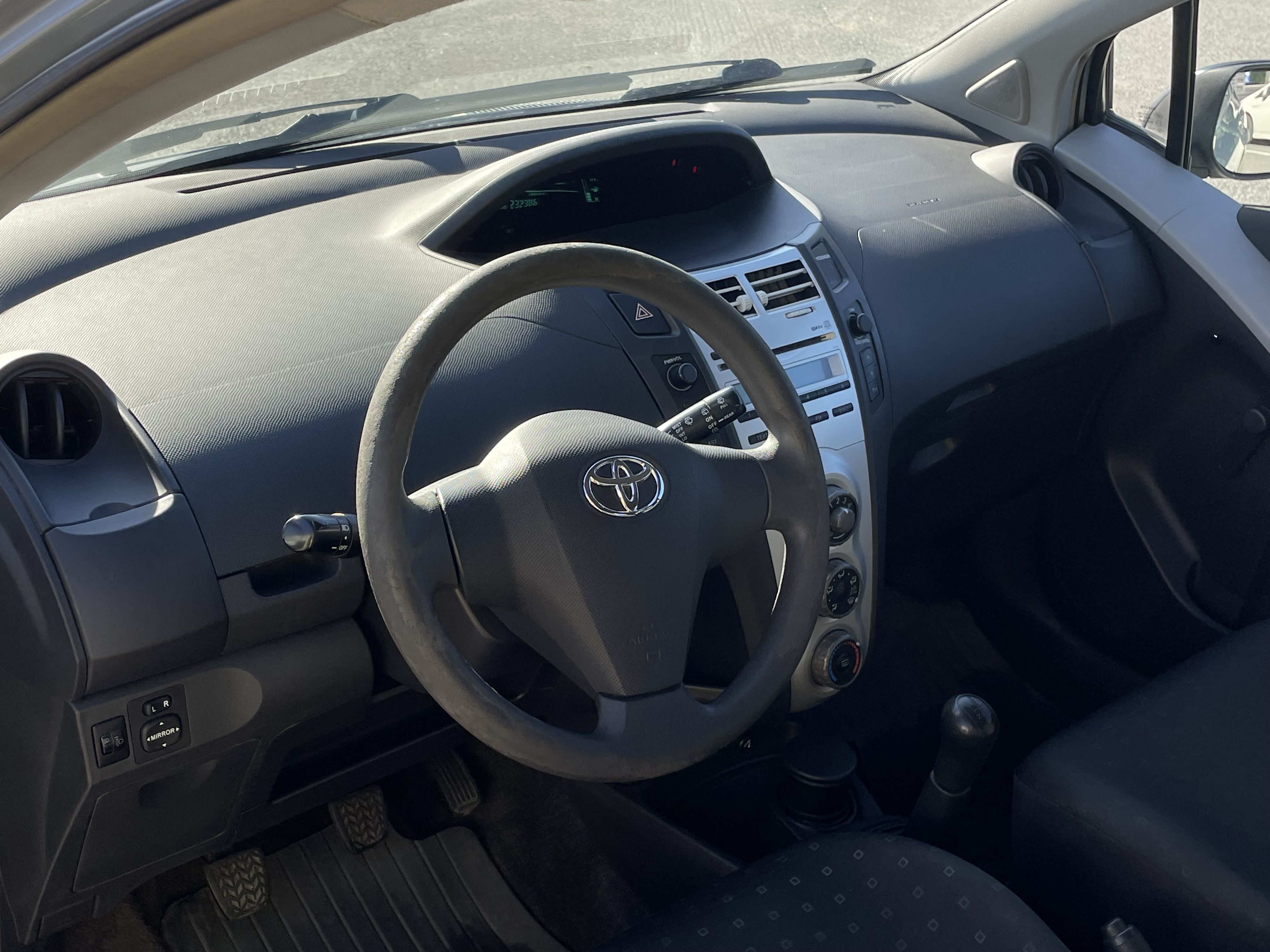 Toyota Yaris 3D YARIS MPV 1.3 2006, kuva 4/6