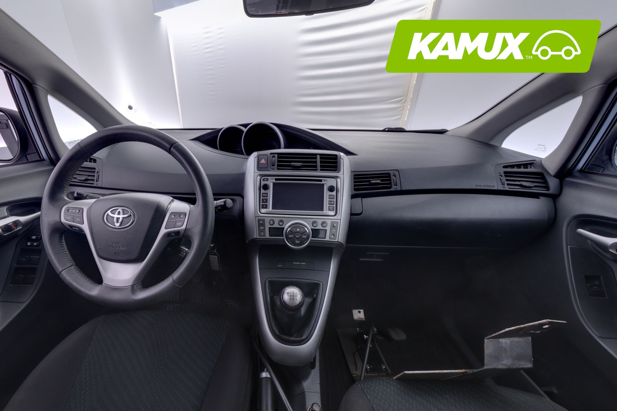 Toyota Verso 1,8 Valvematic Family 7p 2012, kuva 7/23