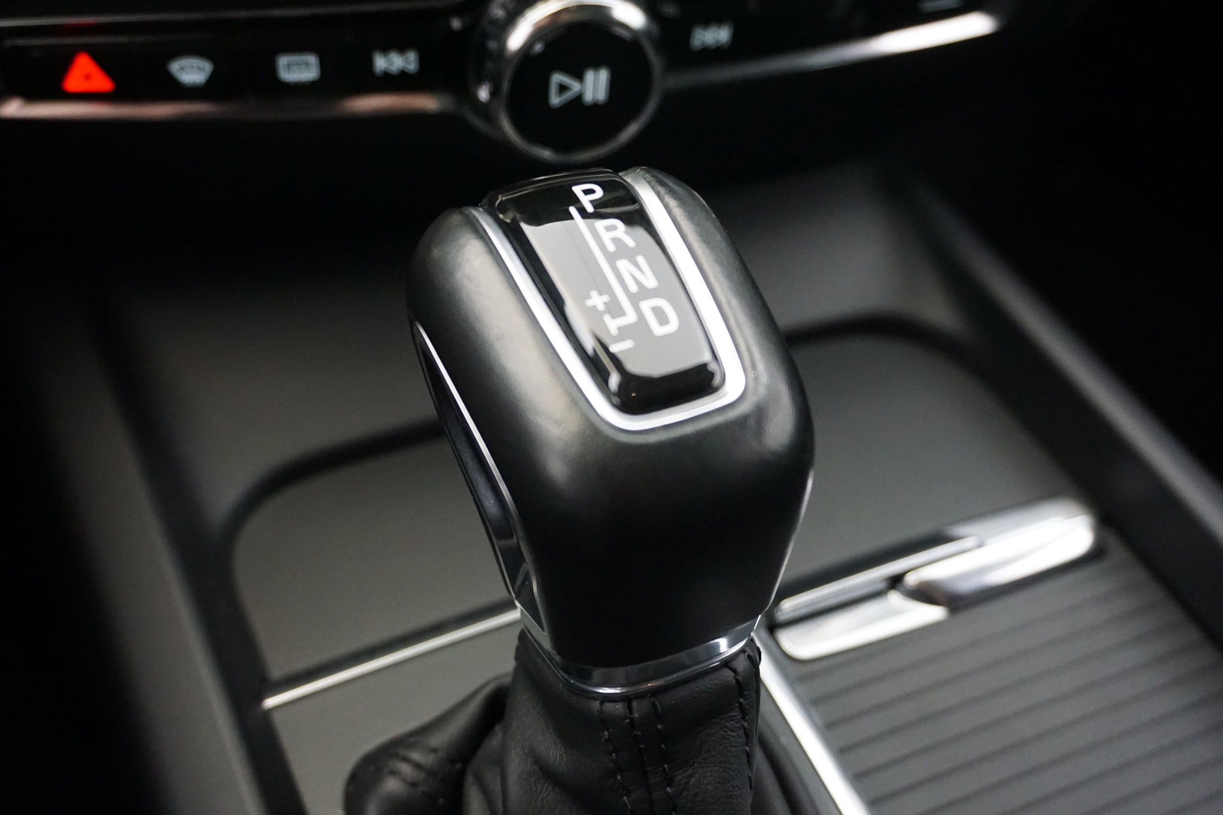 Volvo V60 D3 AWD Momentum aut. 2019, kuva 7/18
