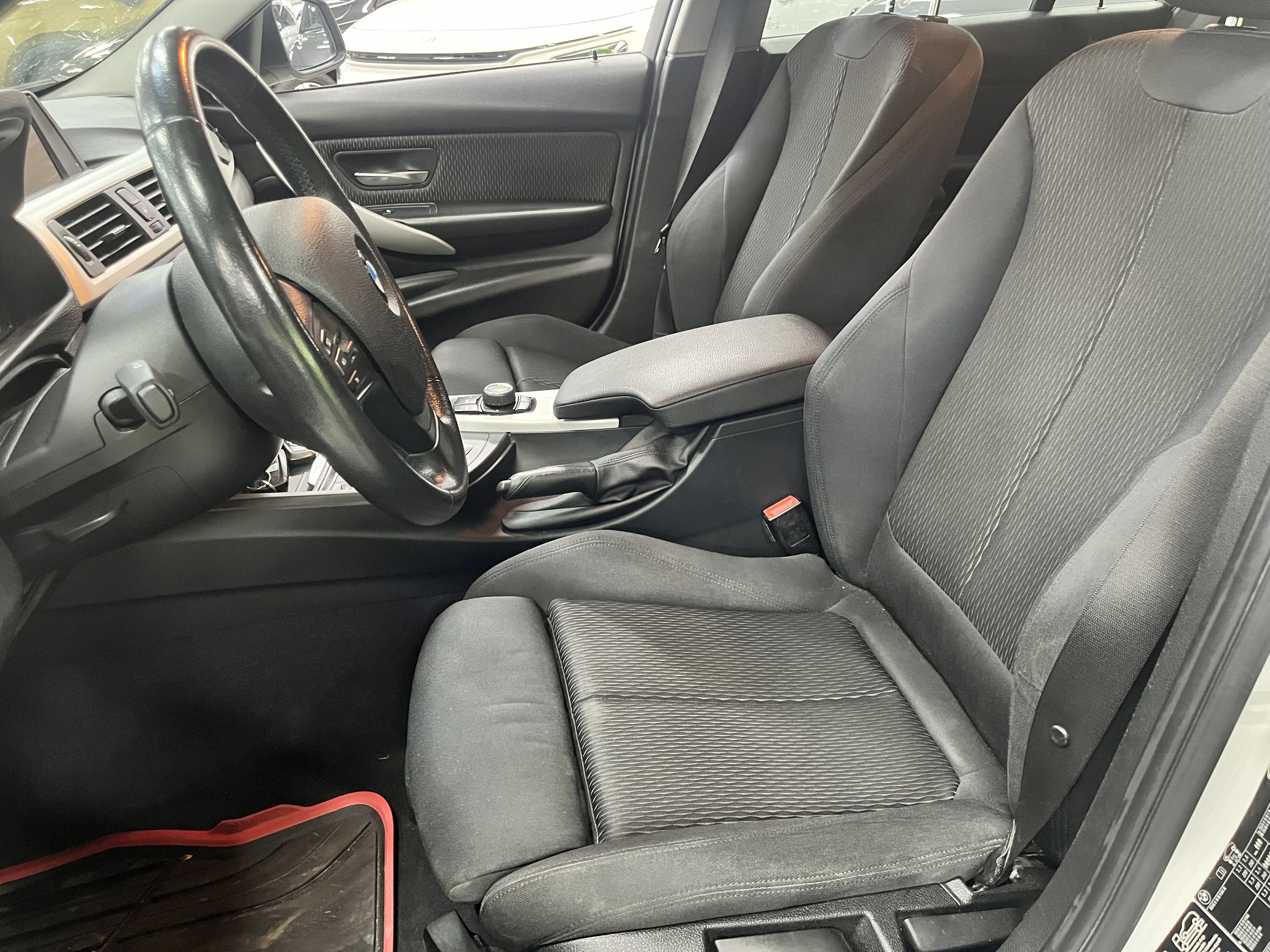 BMW 320 2013, kuva 3/5