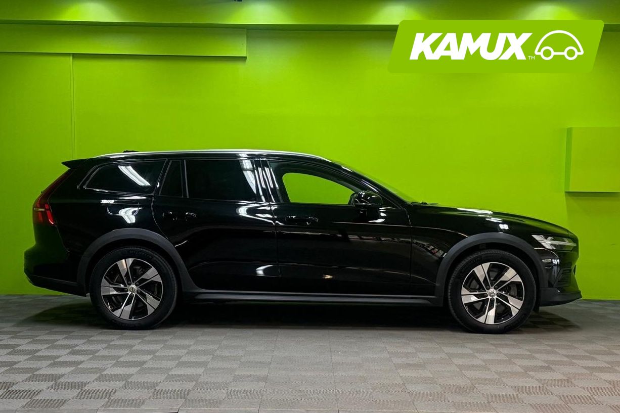 Volvo V60 Cross Country 2023, kuva 2/20
