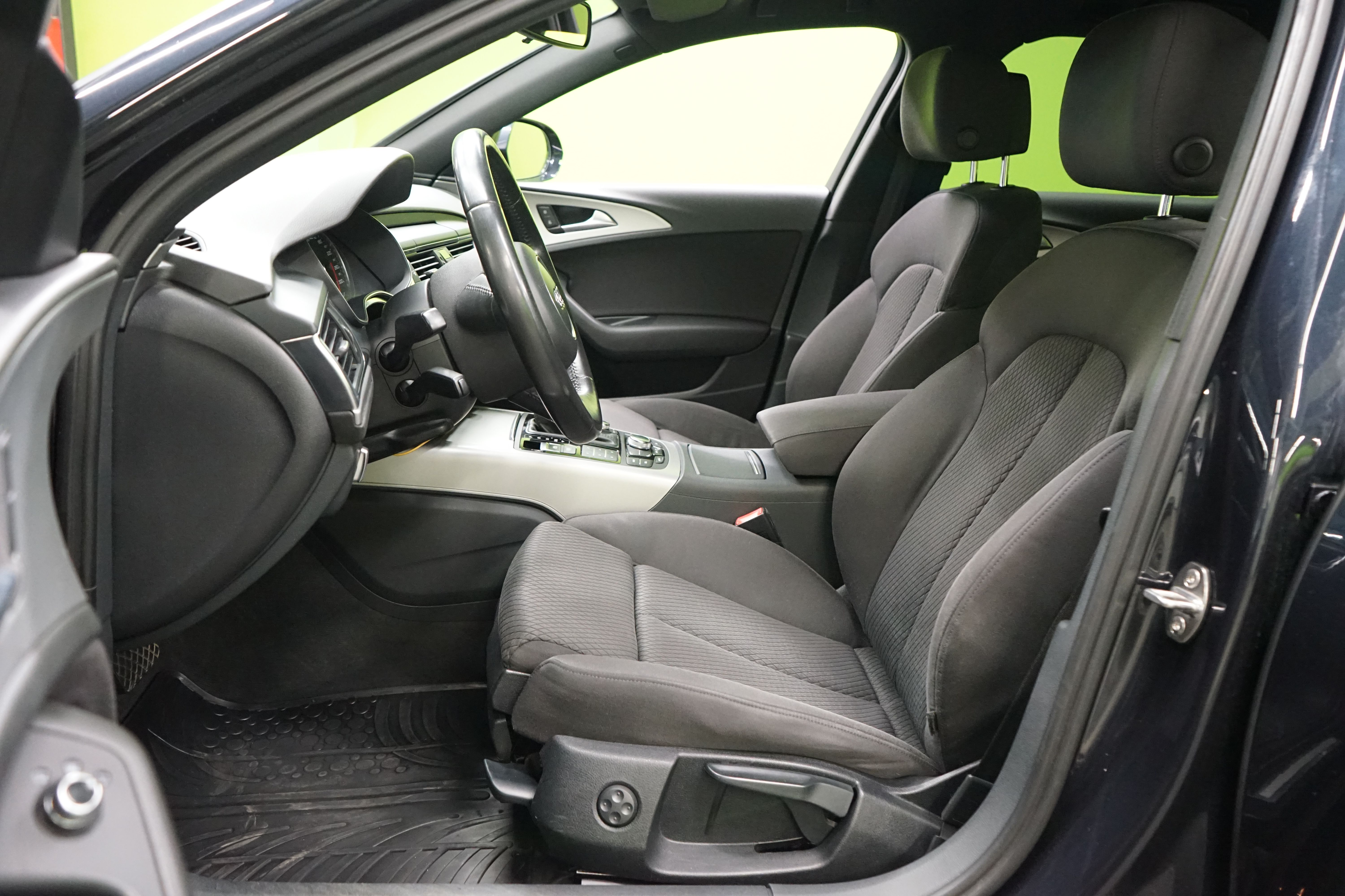 Audi A6 3.0 V6 TDI quattro 150 kW 2013, kuva 6/21