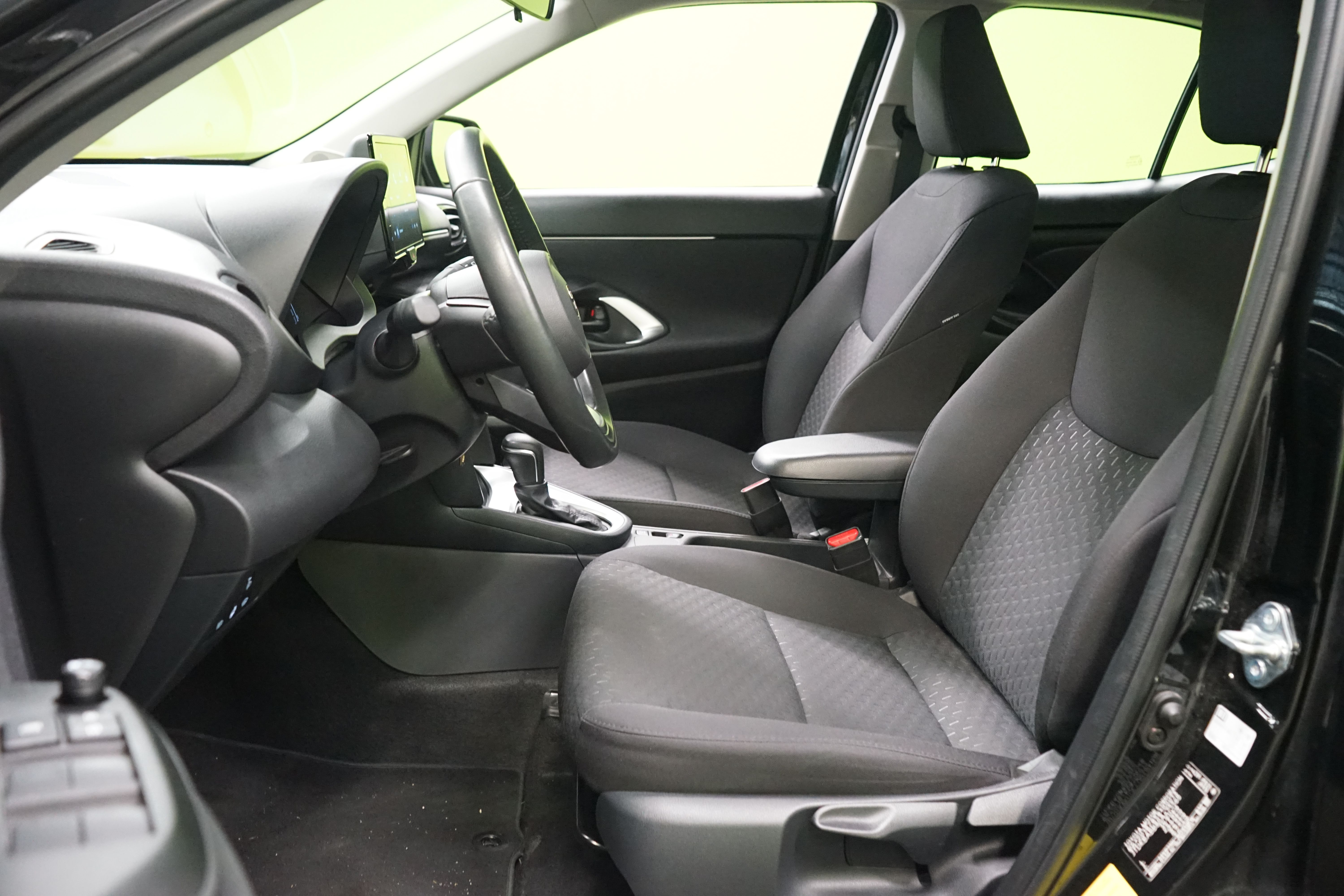 Toyota Yaris Cross 1.5 Hybrid 116 Active 2025, kuva 6/20