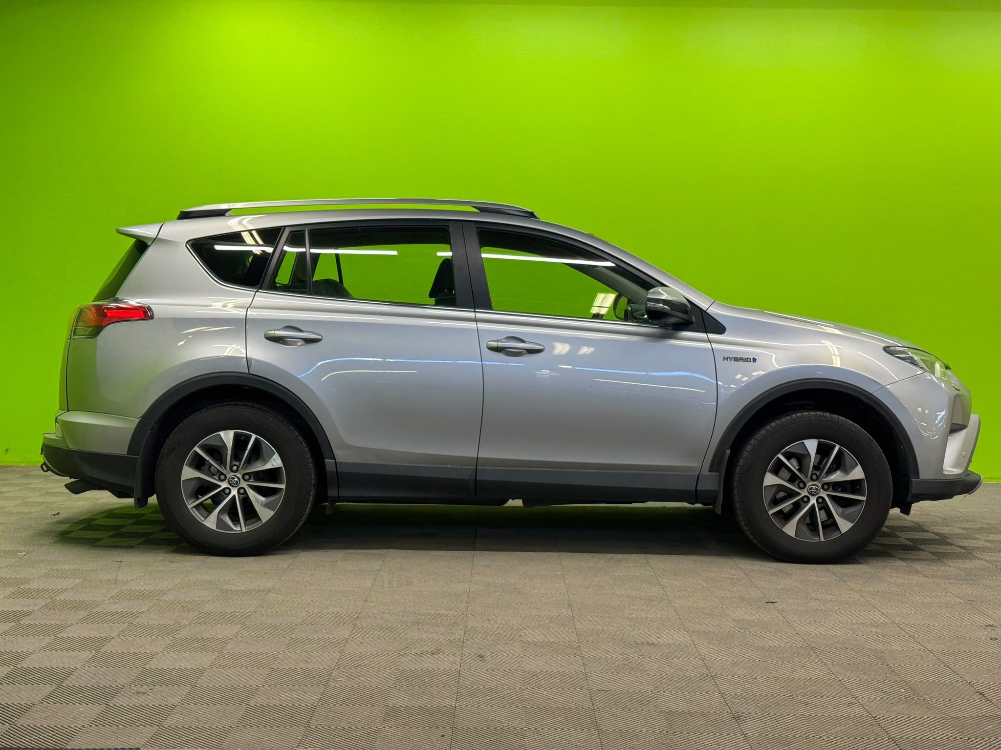 Toyota RAV4 2,5 Hybrid AWD Active 2018, kuva 2/7