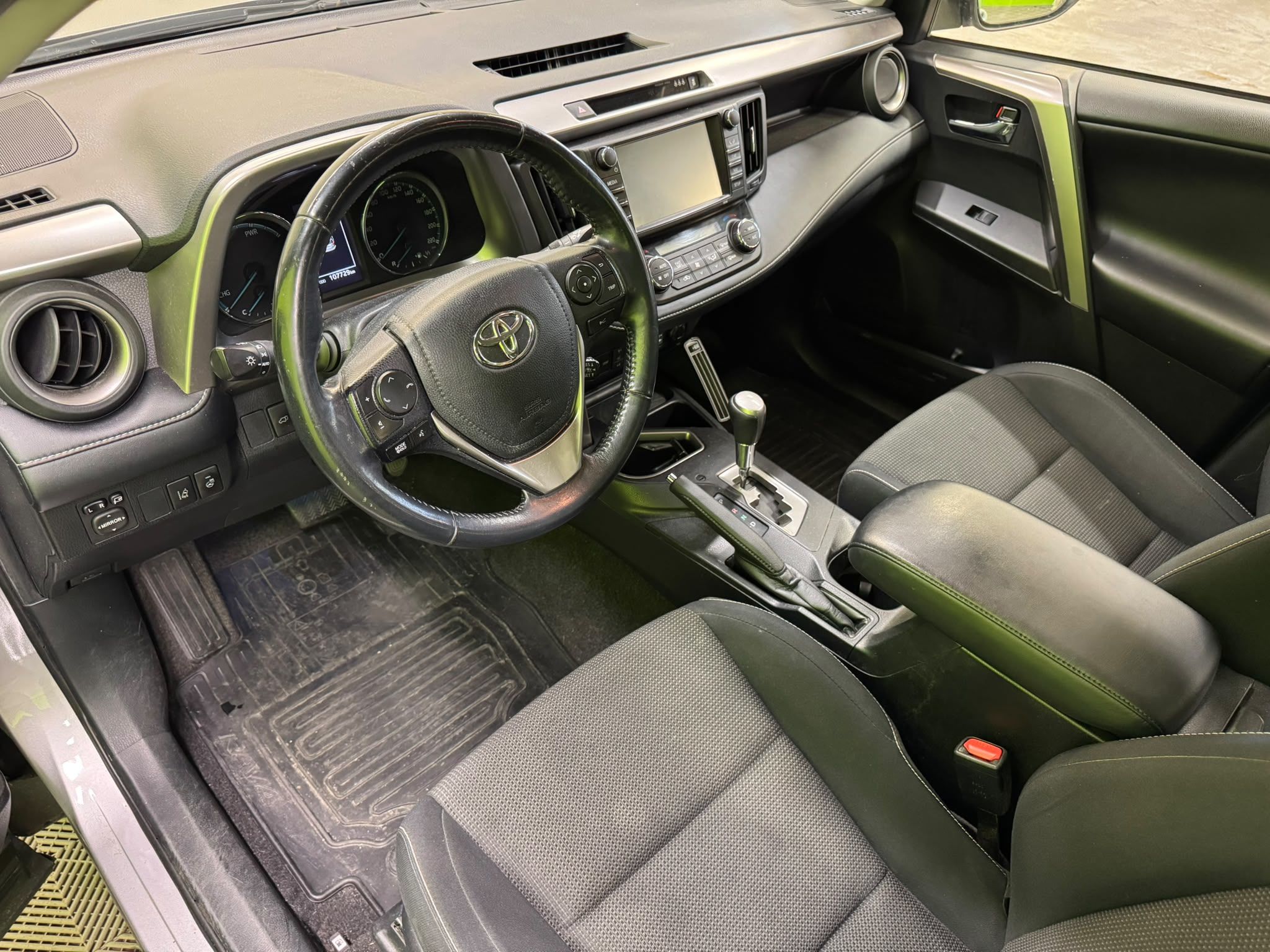 Toyota RAV4 2,5 Hybrid AWD Active 2018, kuva 4/7