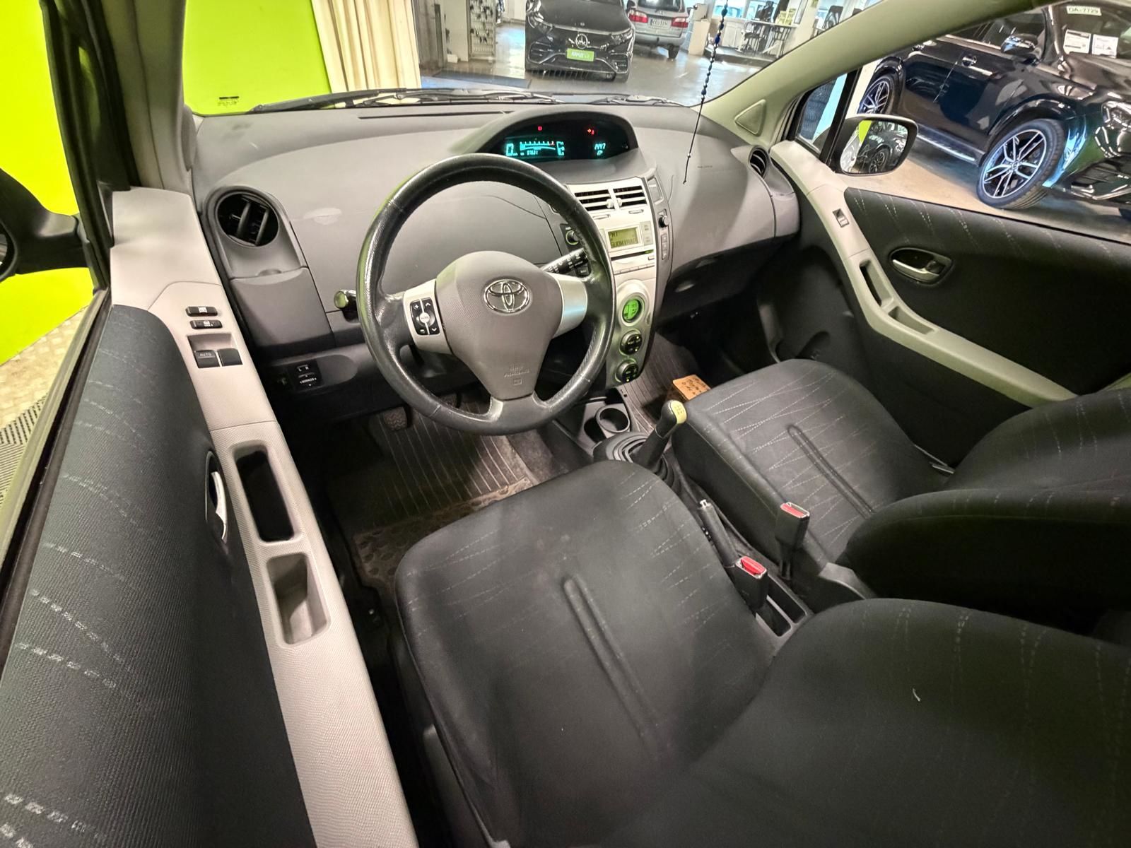 Toyota Yaris 2006, photo 3/9