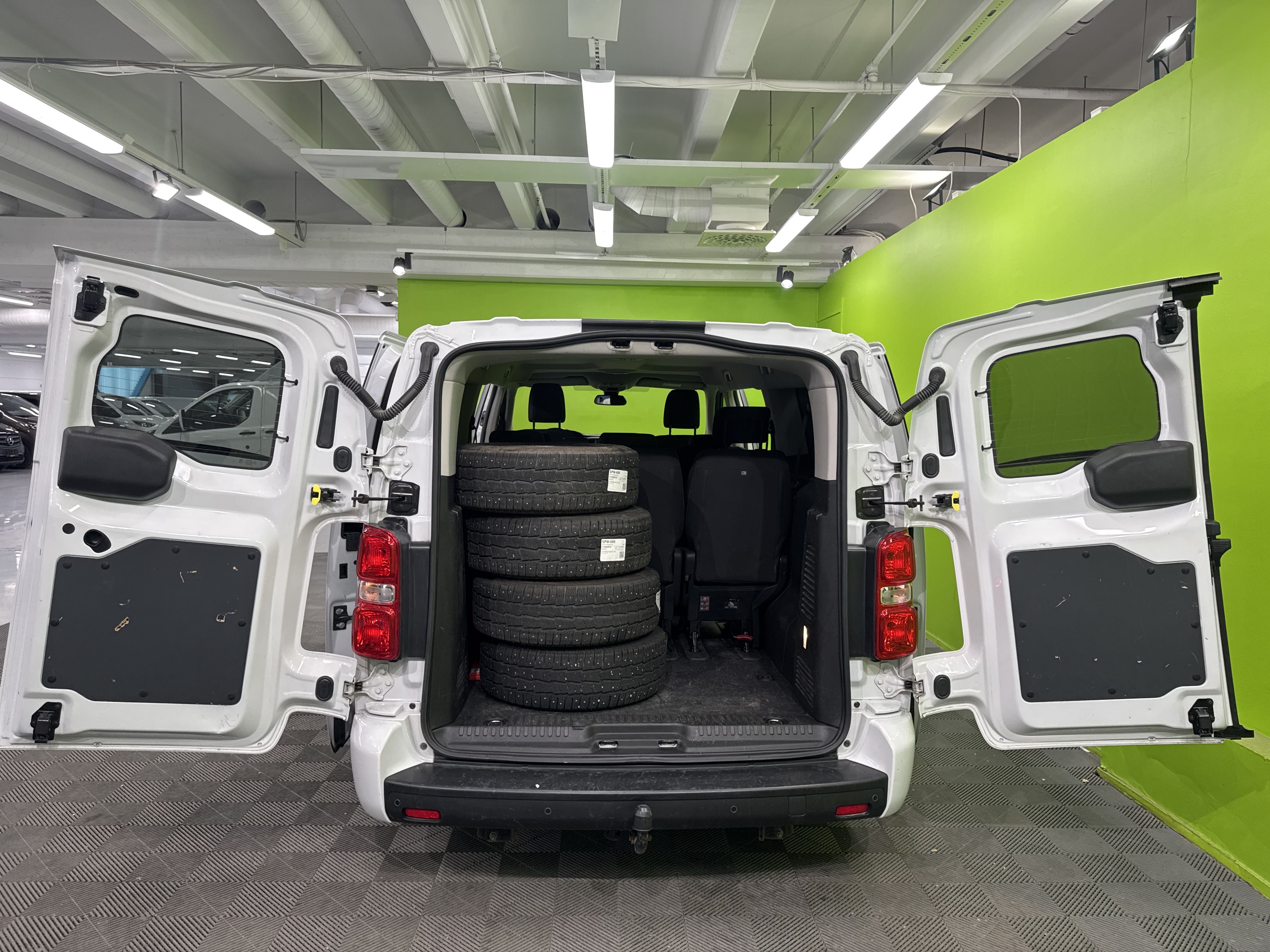 Toyota Proace Verso EV 2023, kuva 8/8