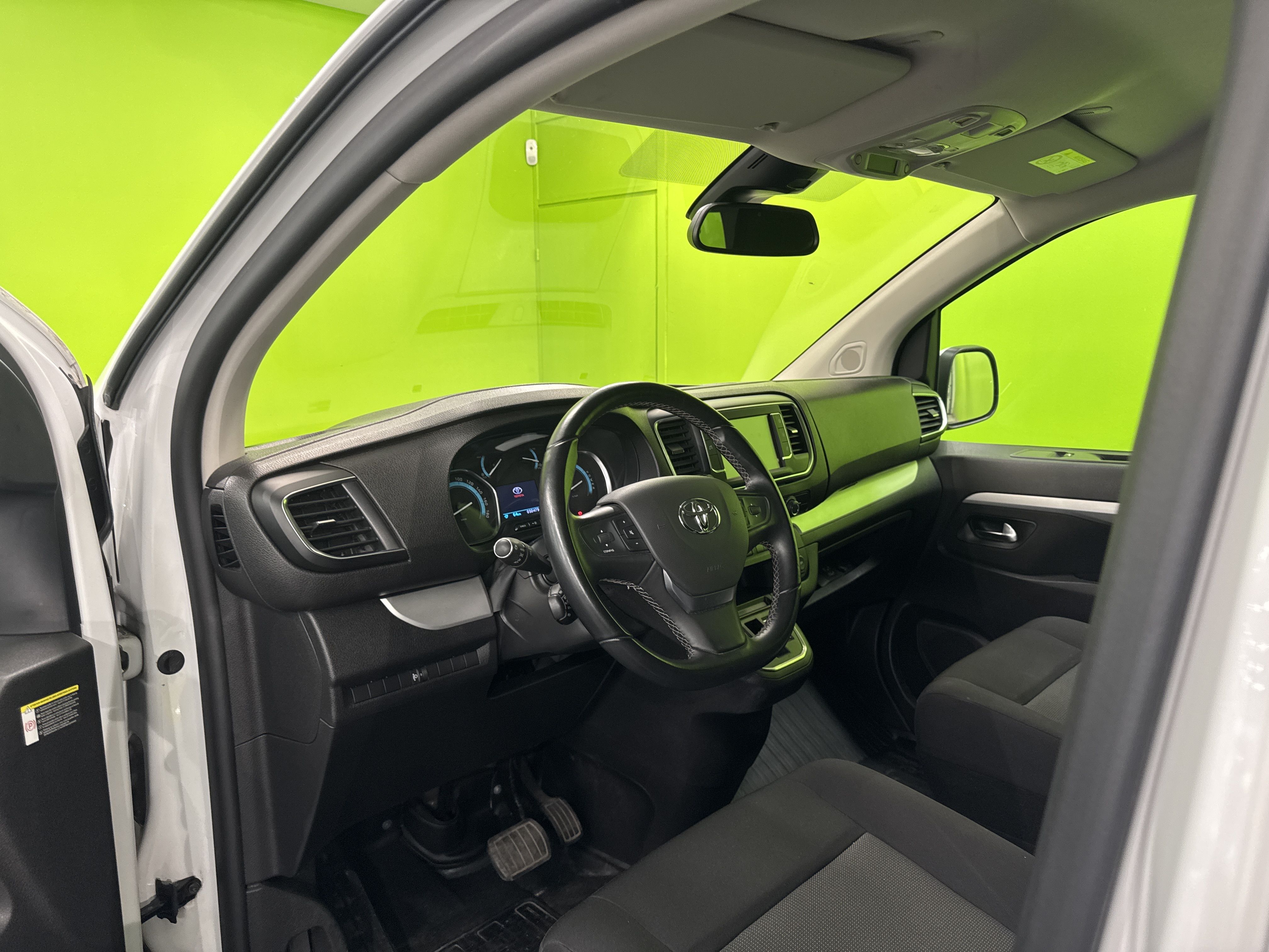 Toyota Proace Verso EV 2023, kuva 5/8
