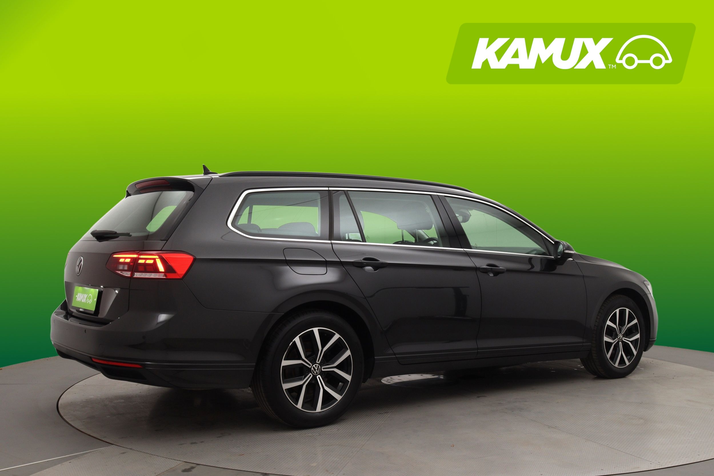 Volkswagen Passat 2023, photo 2/23