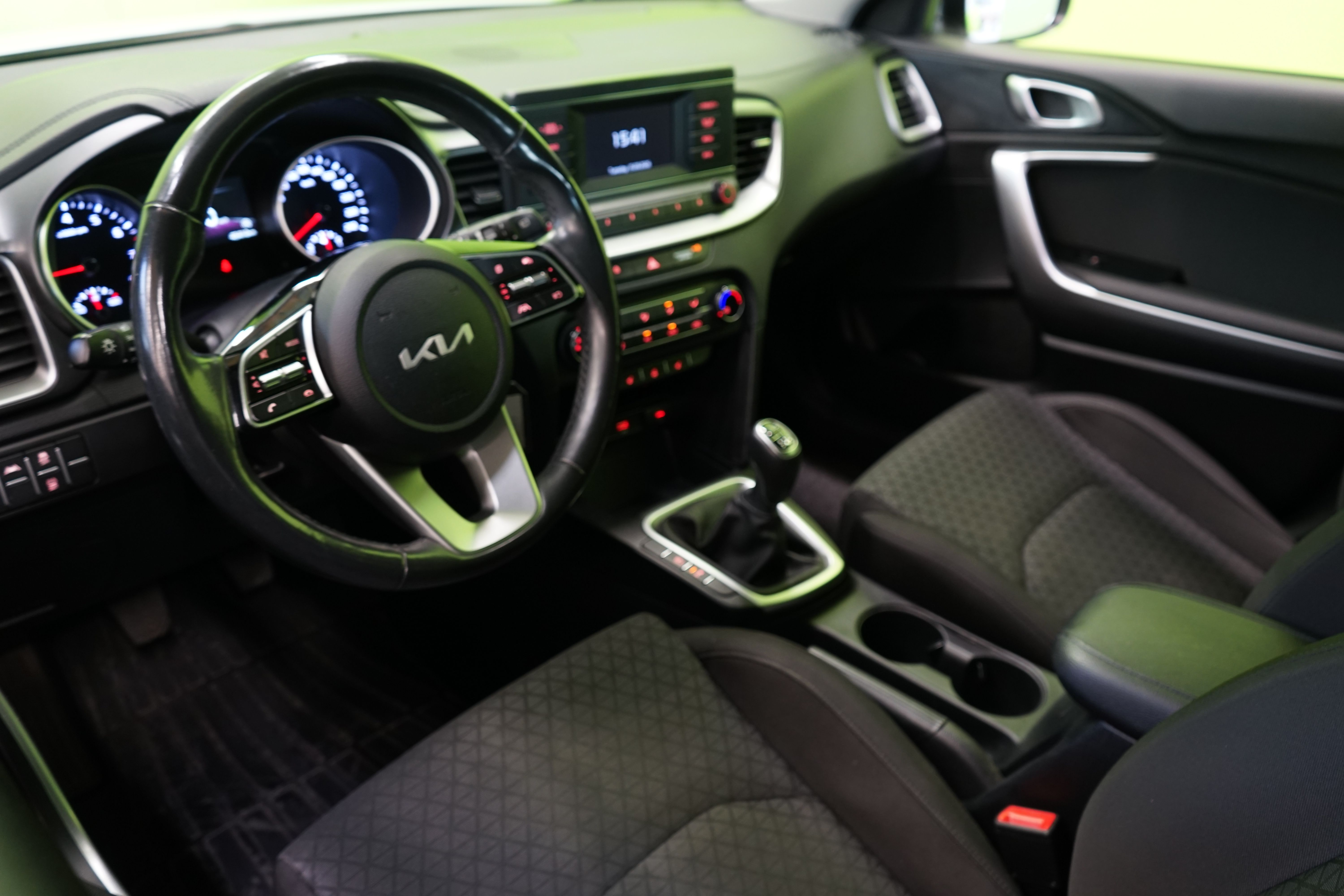 Kia Ceed 1,0 T-GDI 100hv LX 5D 2023, kuva 6/21