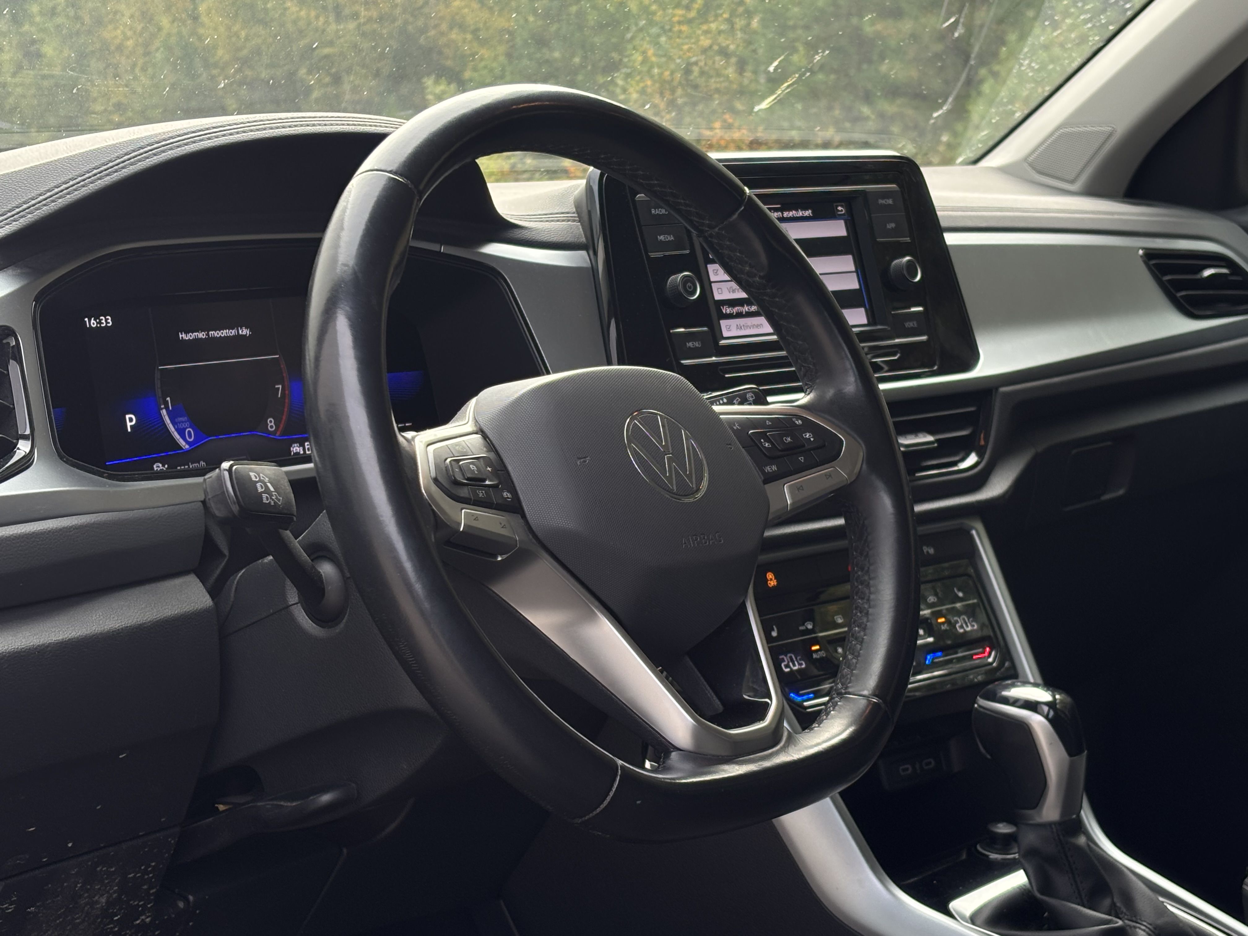 Volkswagen T-Roc 2022, photo 3/11