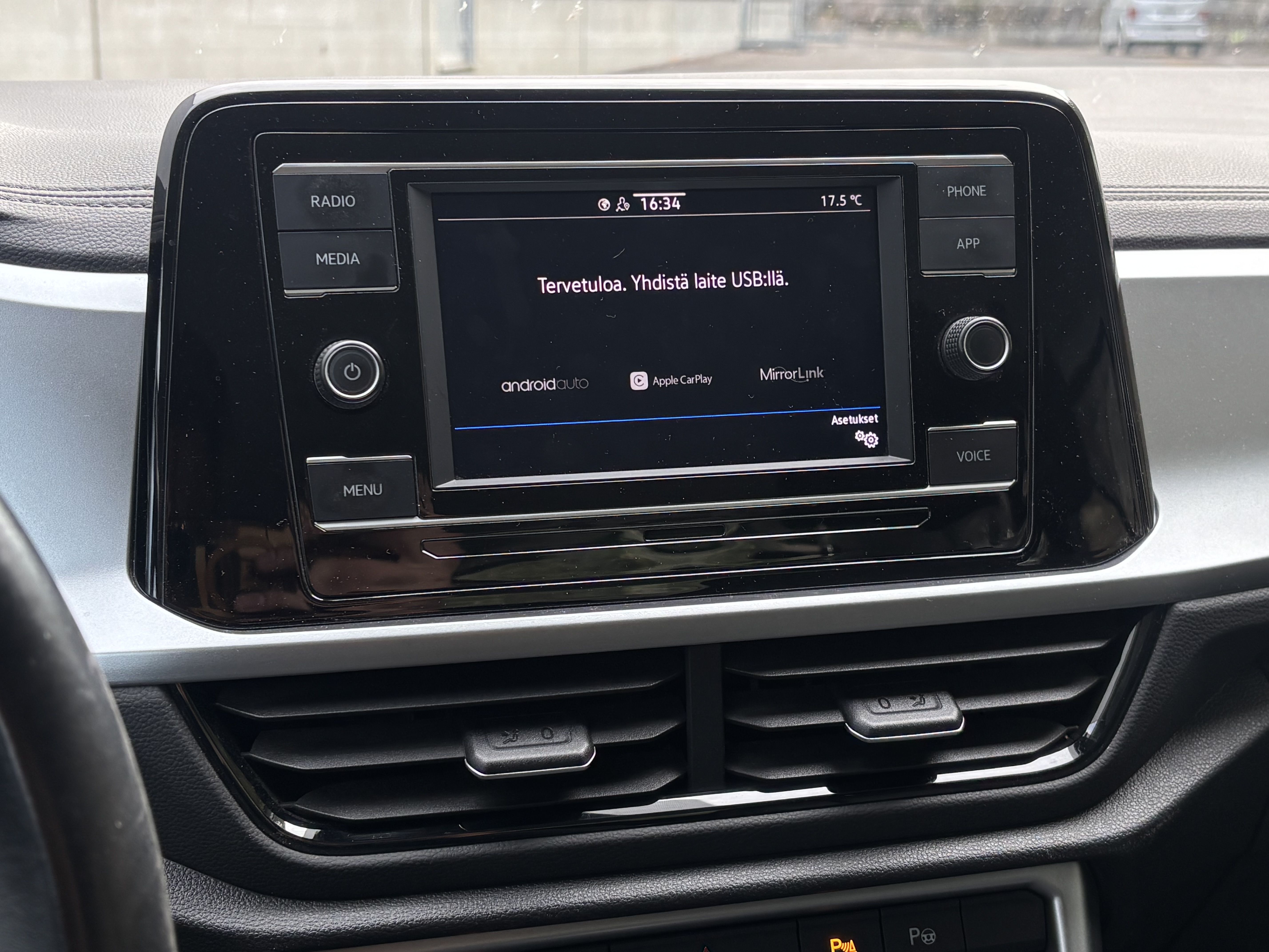 Volkswagen T-Roc 2022, photo 7/11