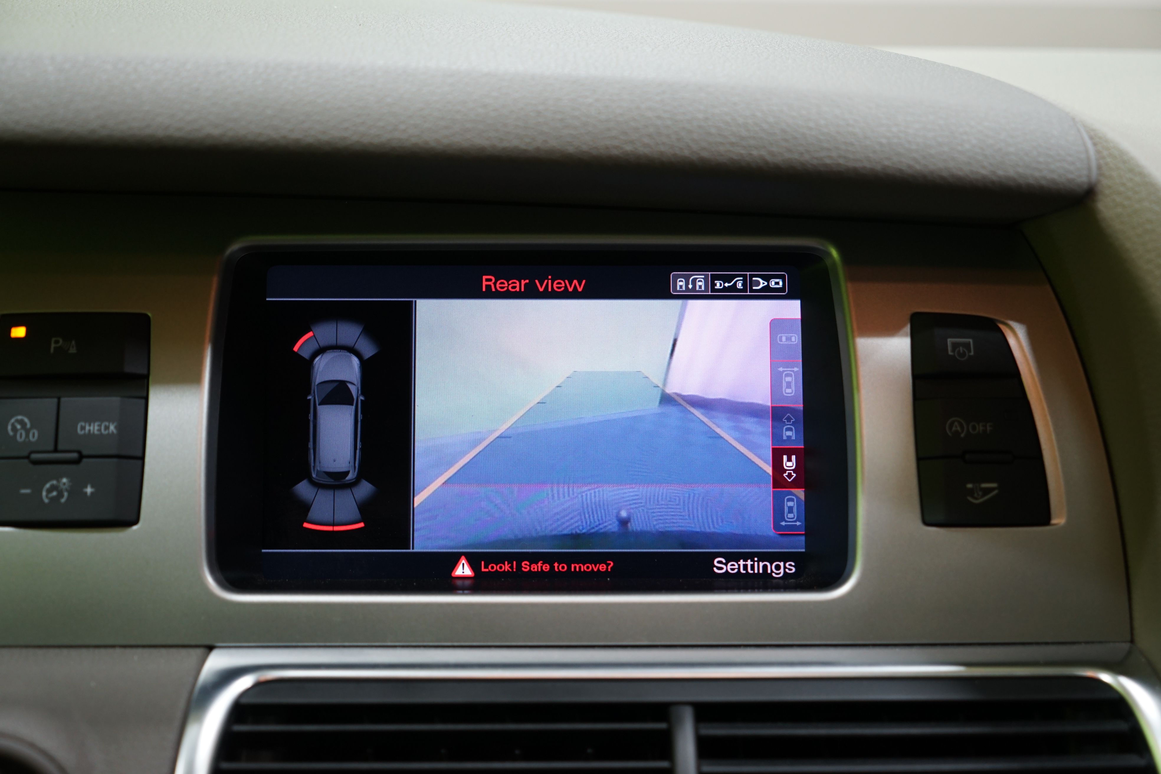 Audi Q7 2013, kuva 6/7