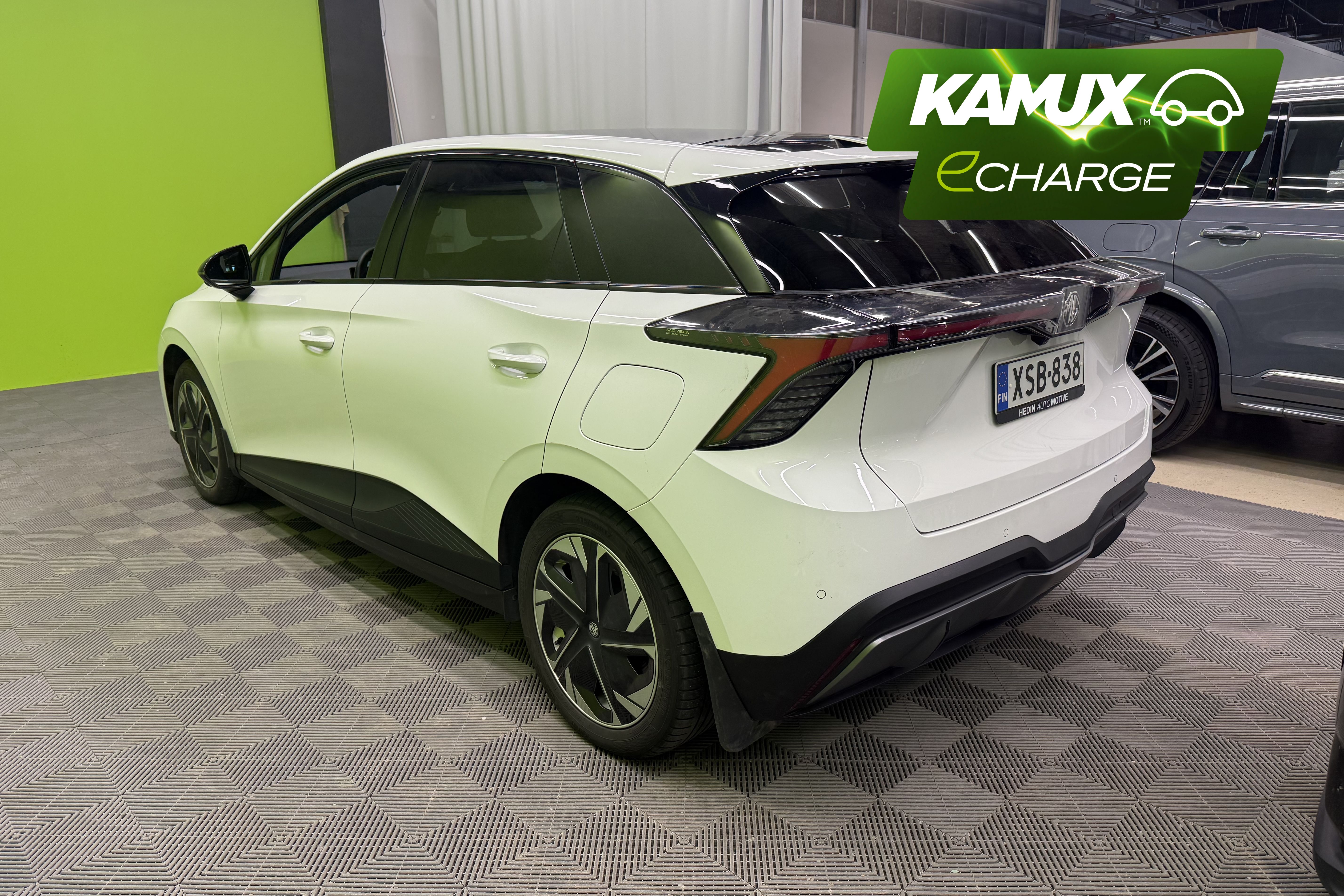MG MG4 150 kW Luxury 64 kWh 2023, kuva 2/6