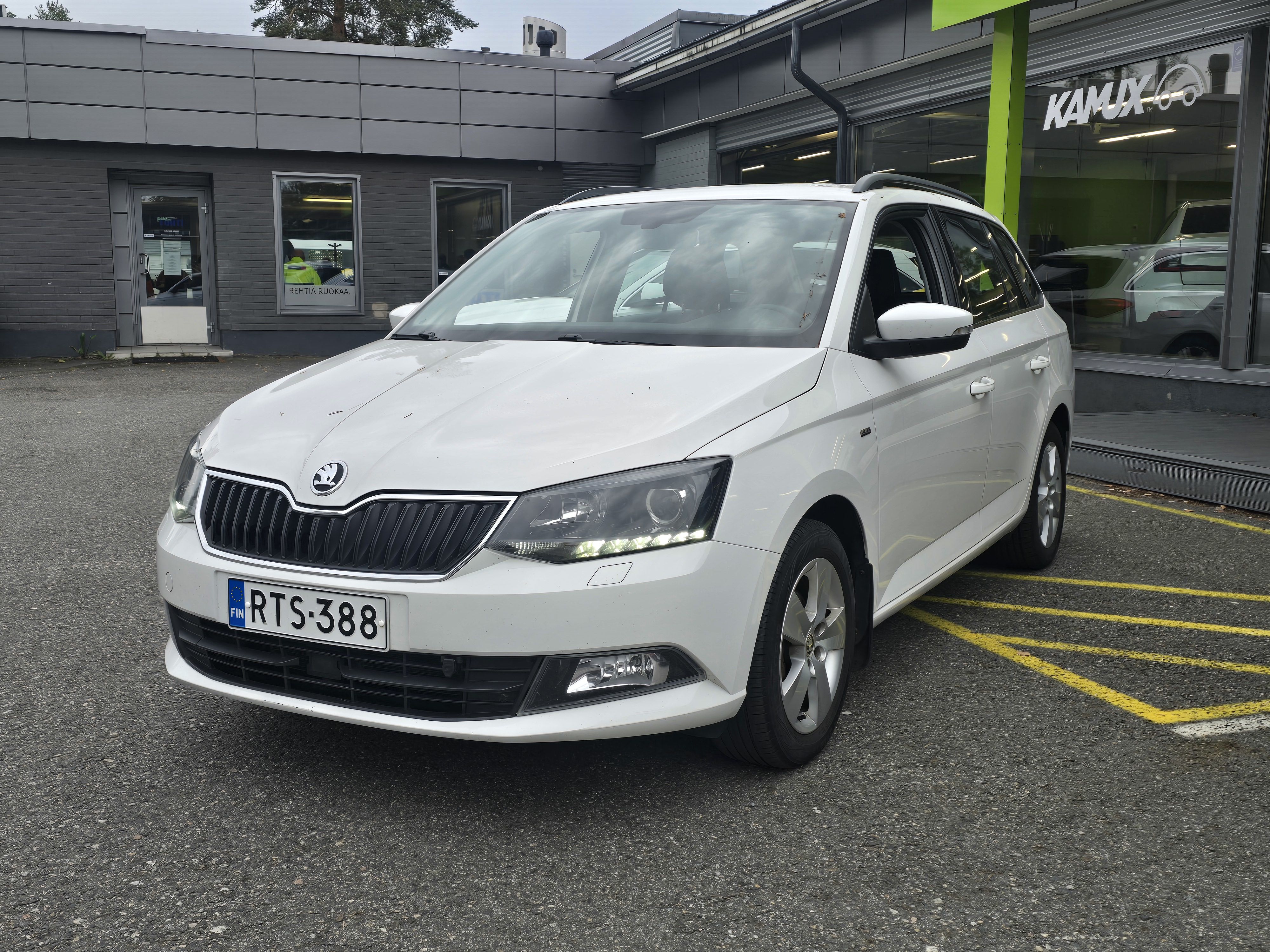 Skoda Fabia Combi 1.0 MPI Clever 2018, kuva 3/8