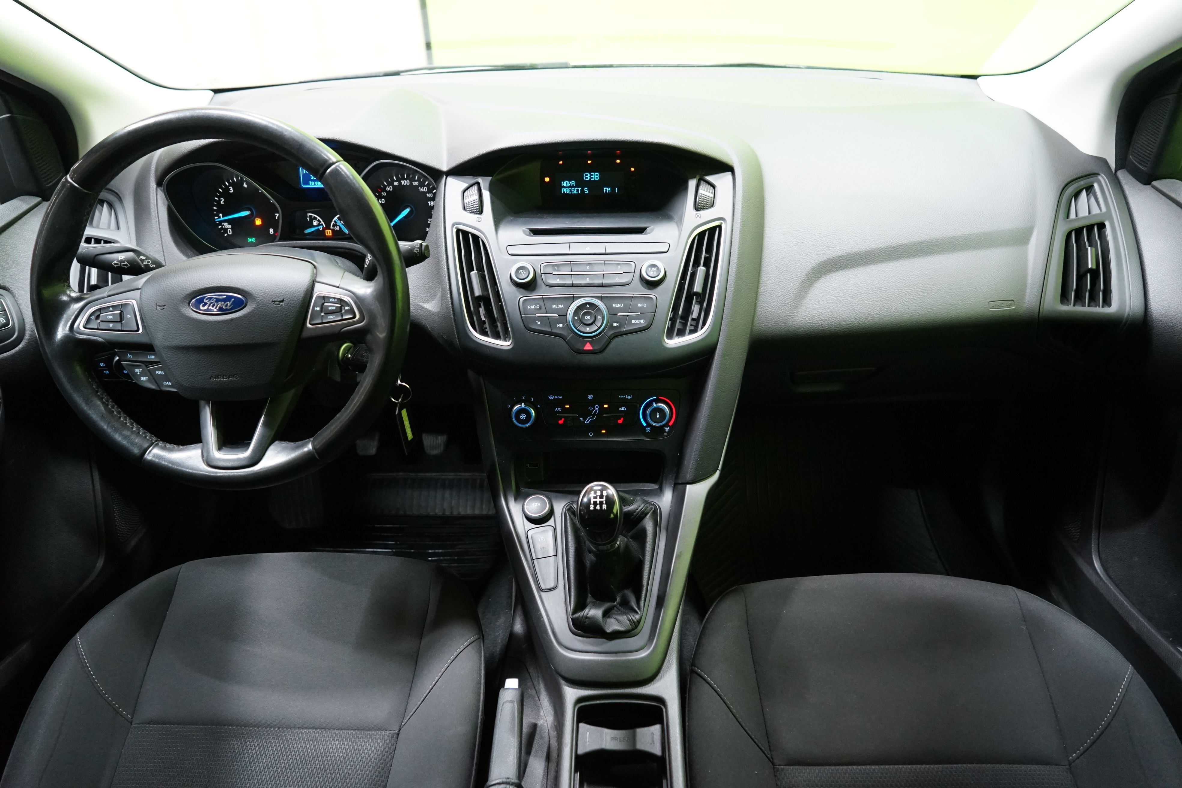 Ford Focus 2015, photo 6/16