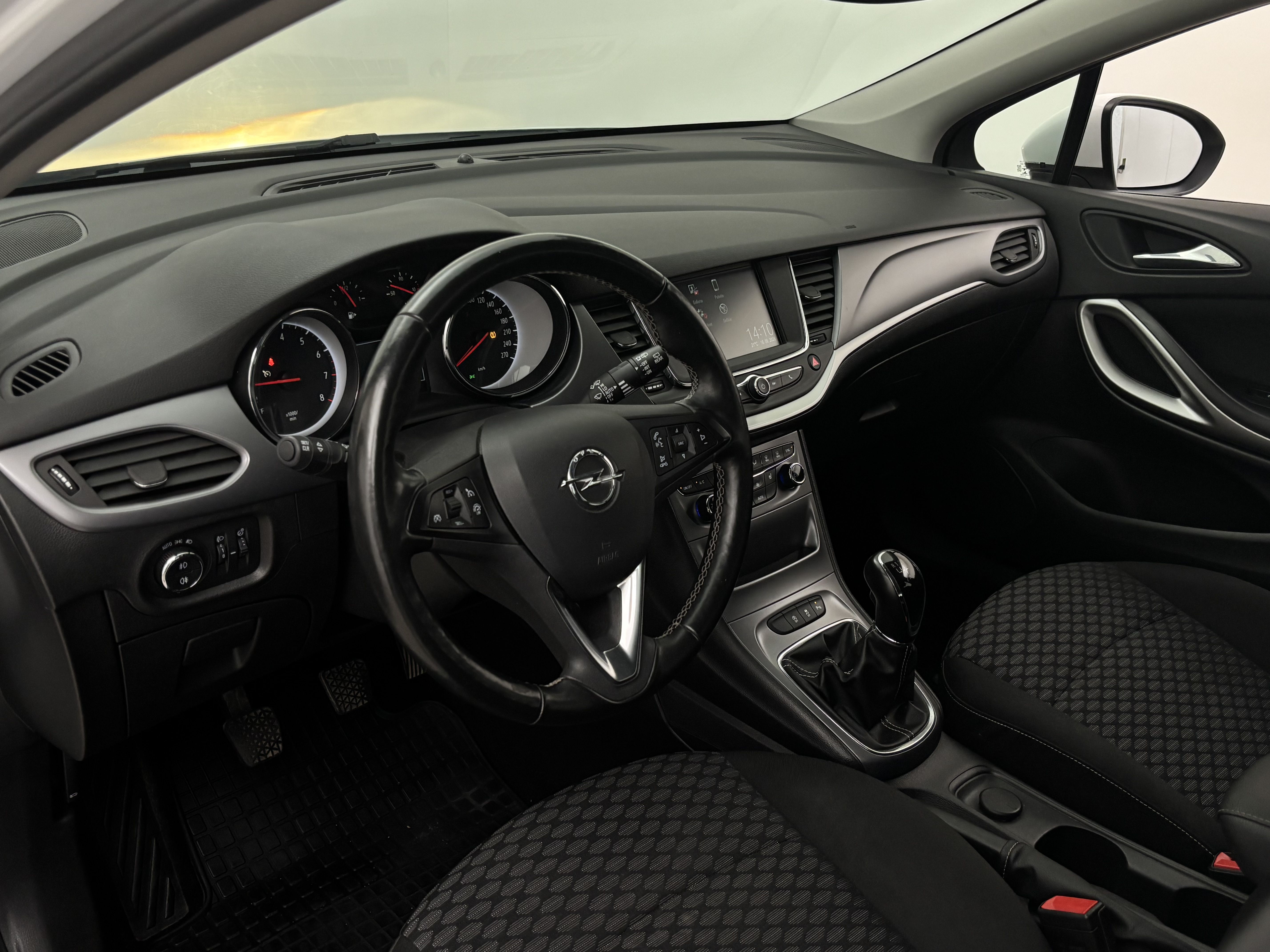 Opel Astra 2018, kuva 7/17