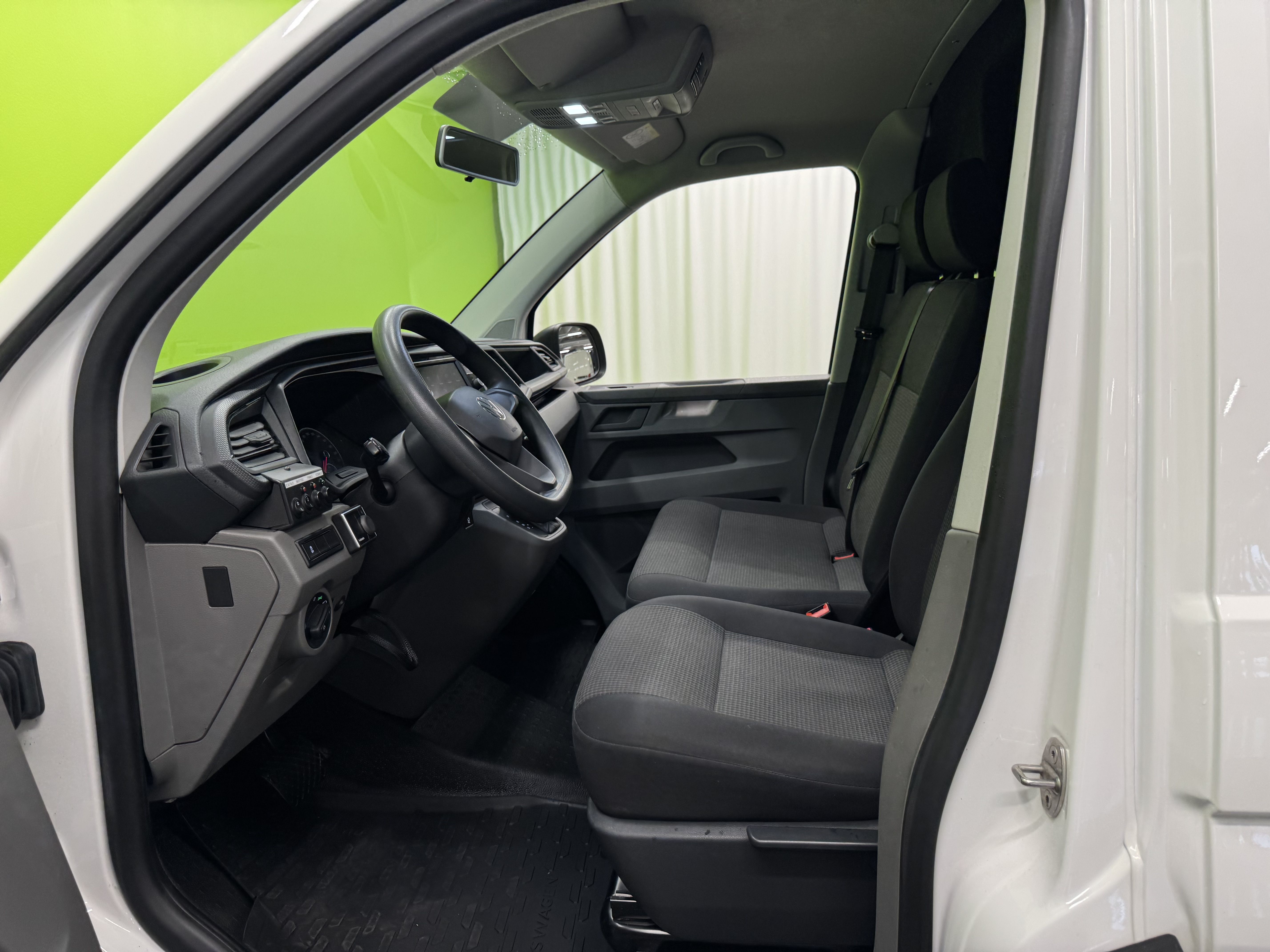 Volkswagen Transporter 2021, kuva 6/21