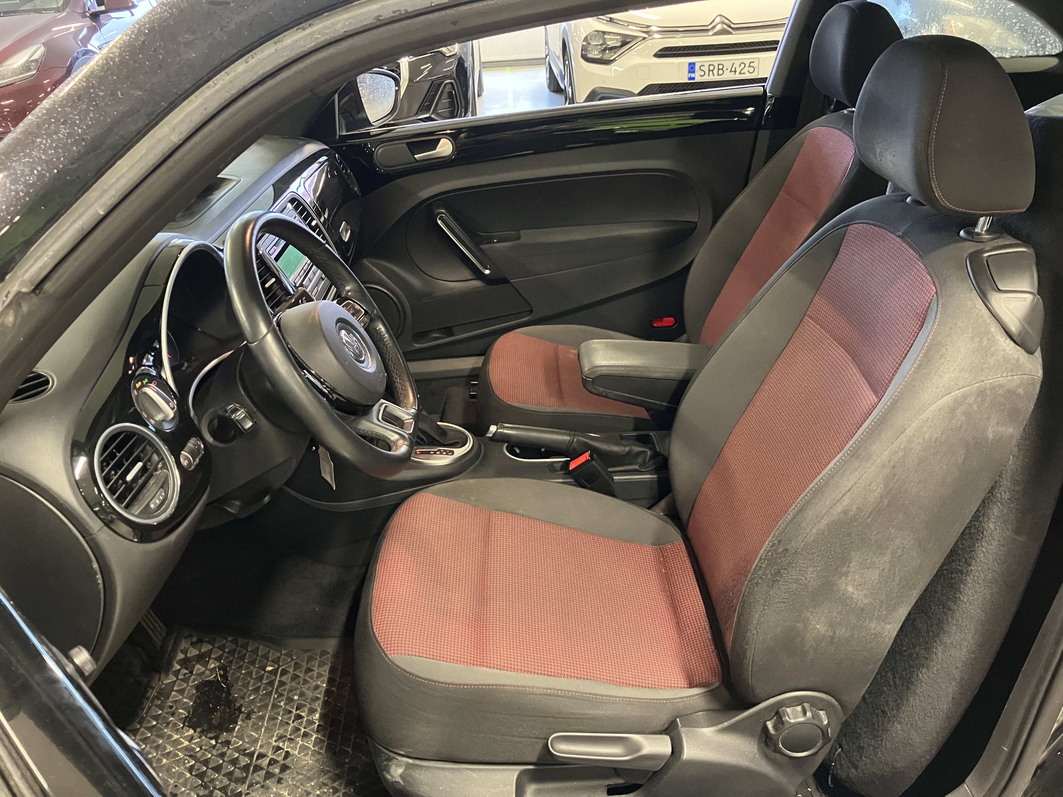 Volkswagen Beetle 2015, kuva 6/6