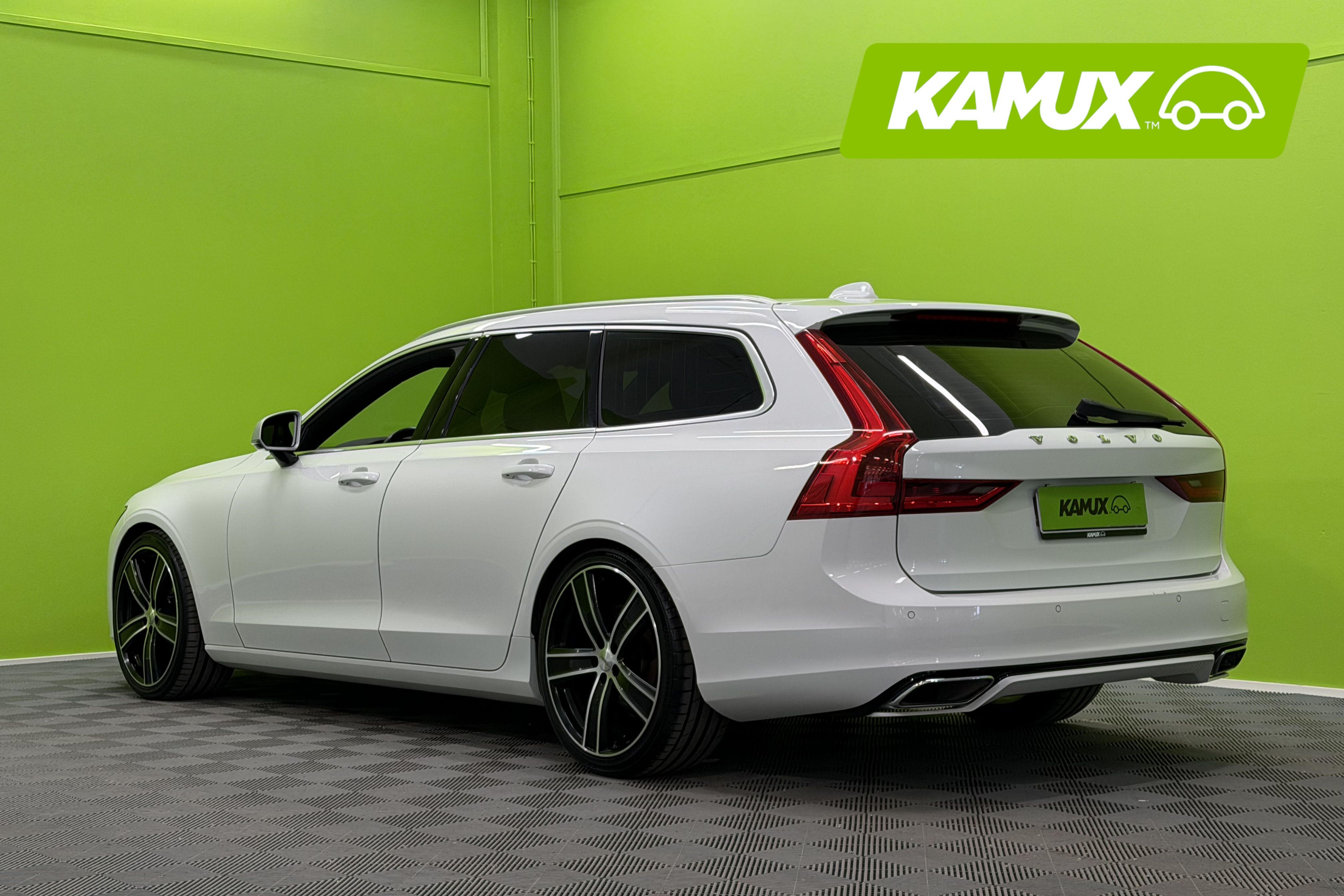 Volvo V90 D4 AWD R-Design aut 2017, kuva 2/28