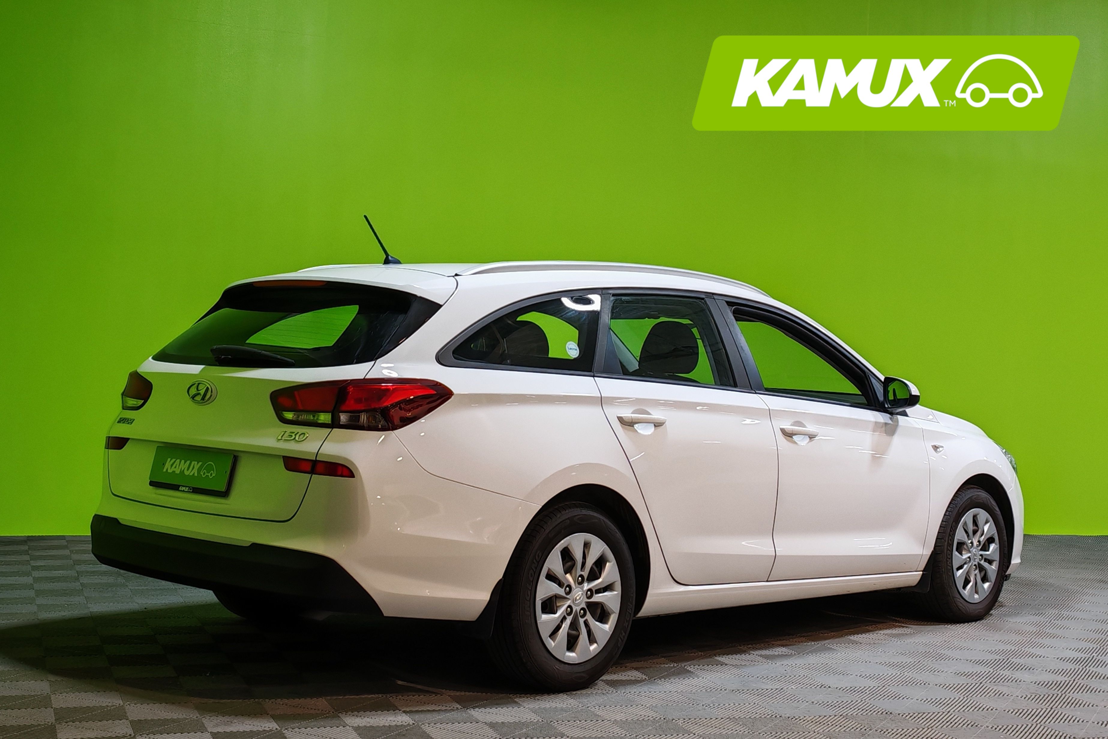 Hyundai i30 Fastback 1,6 CRDi Classic 2018, kuva 2/26