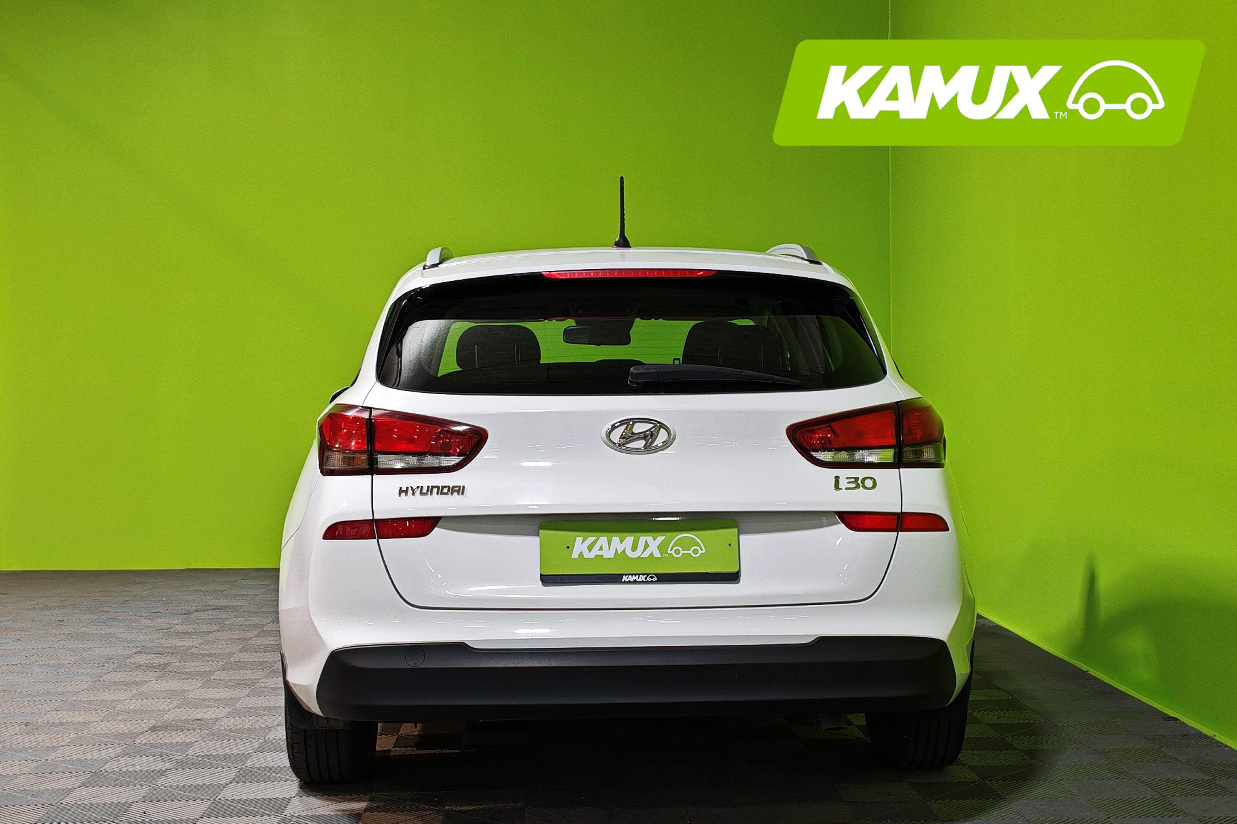 Hyundai i30 Fastback 1,6 CRDi Classic 2018, kuva 3/26