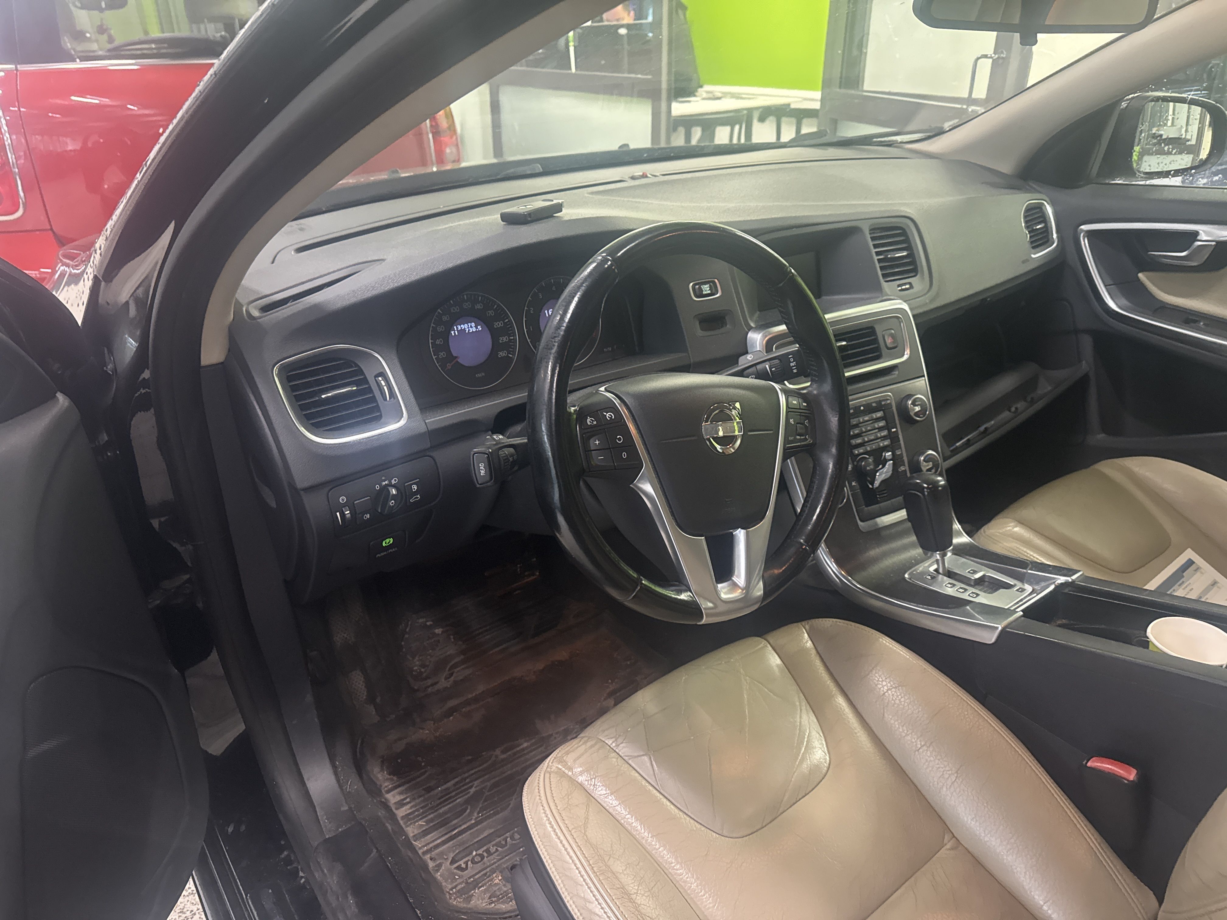 Volvo S60 2,0T Momentum aut 2011, kuva 3/3