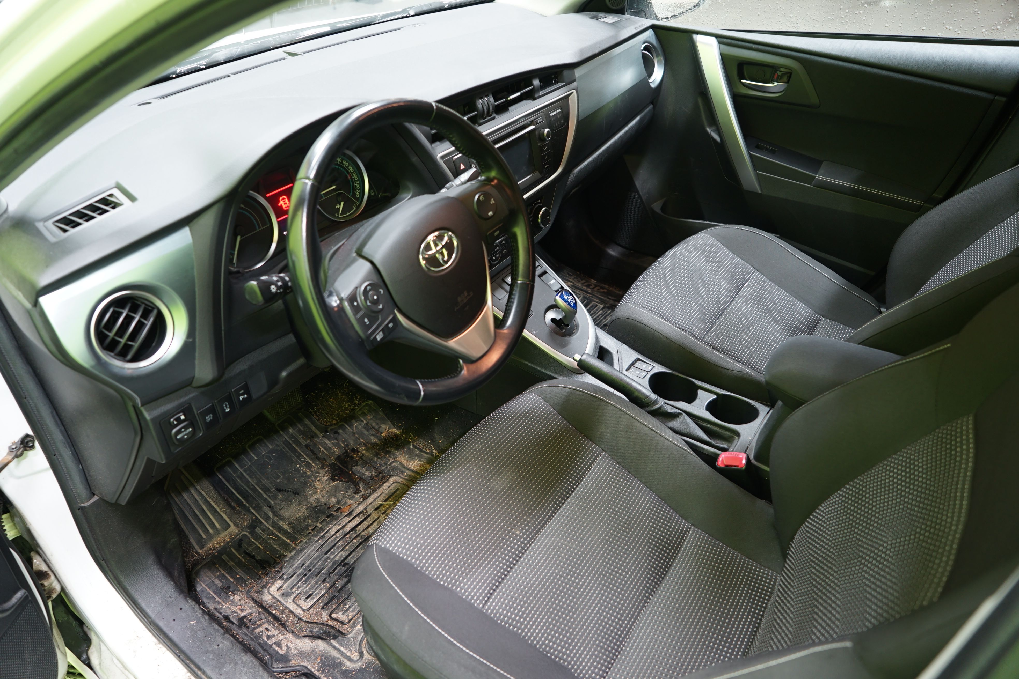 Toyota Auris 1,8 Hybrid Active 5ov 2014, kuva 4/4
