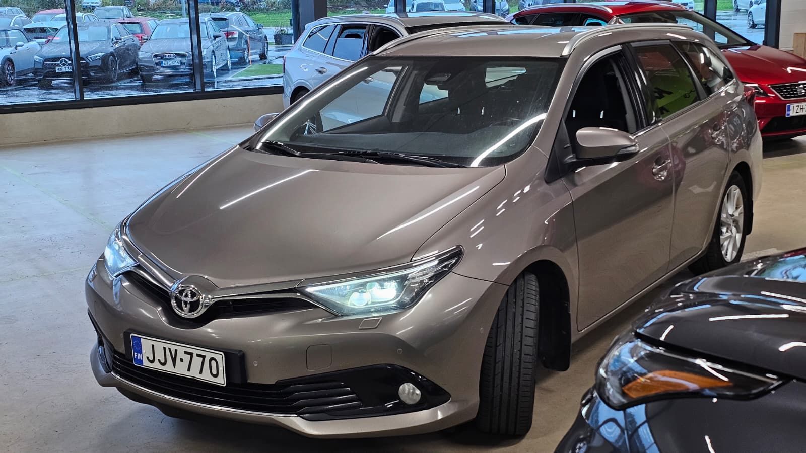 Toyota Auris 2016, kuva 2/11