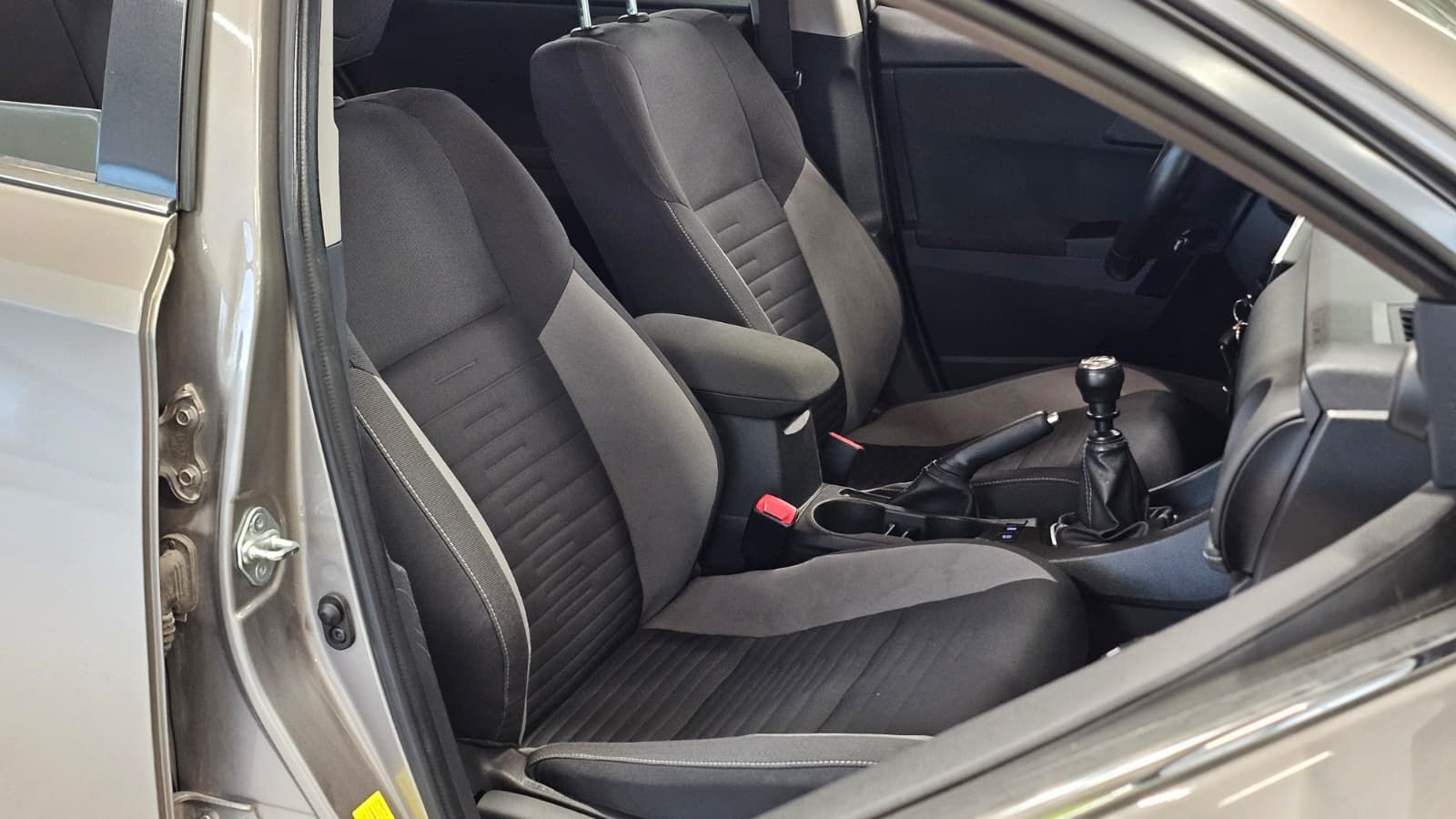 Toyota Auris 2016, kuva 6/11