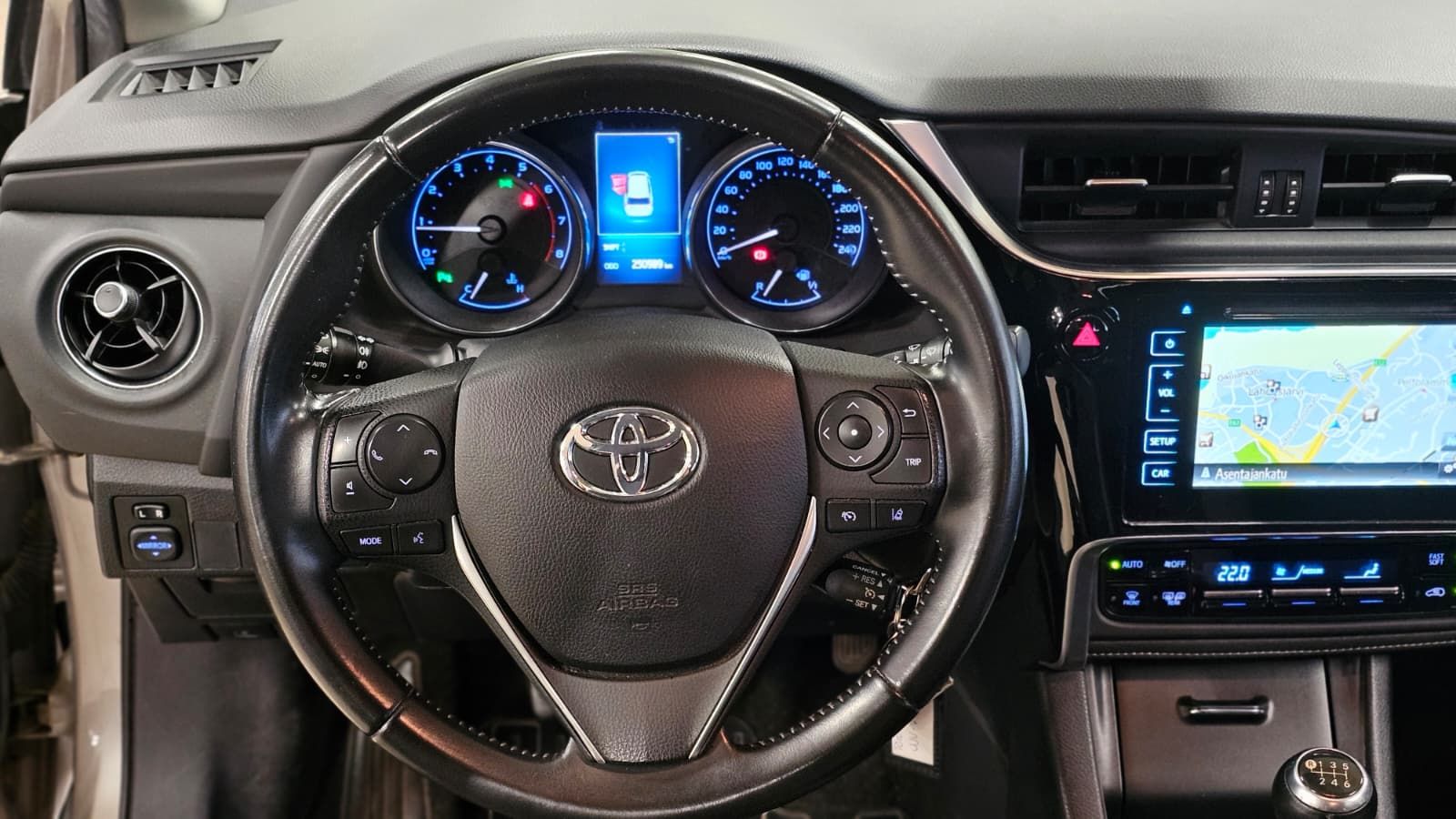 Toyota Auris 2016, kuva 7/11