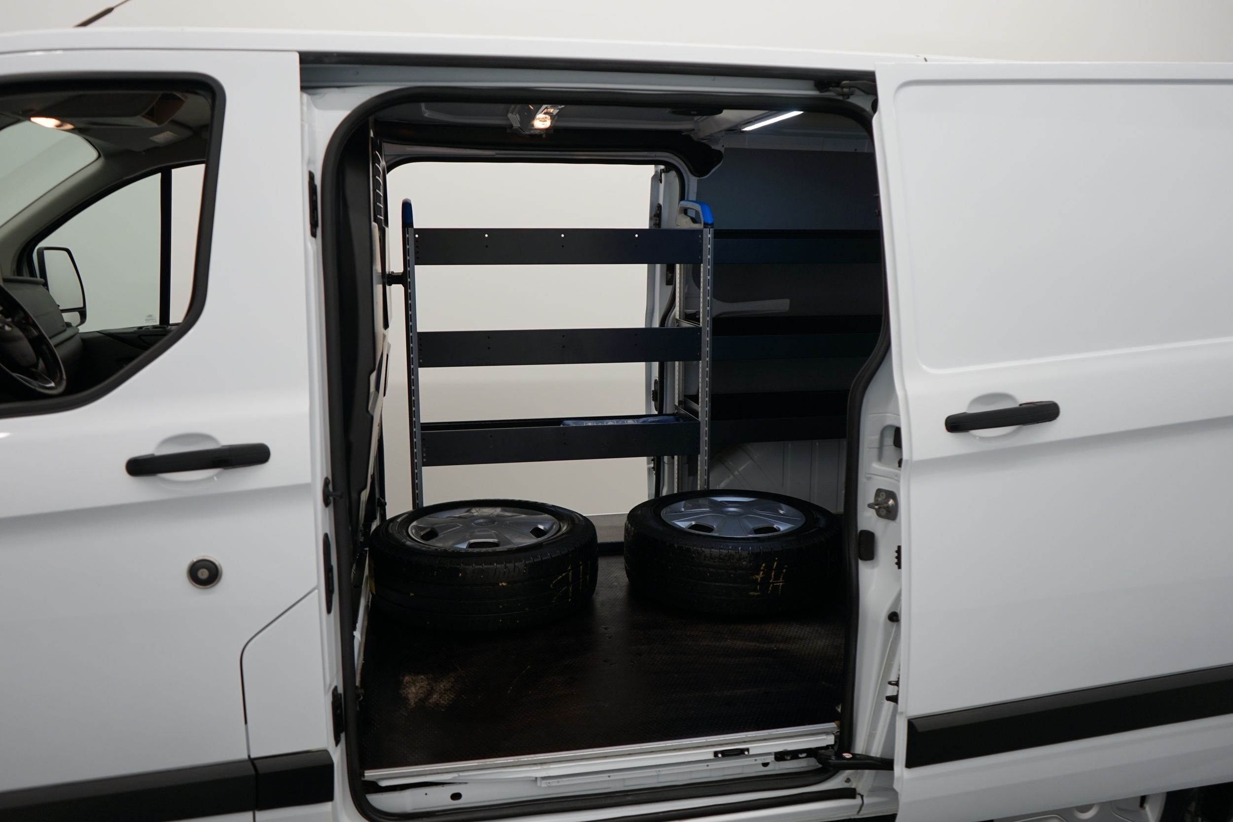 Ford Transit Custom 2022, photo 5/21