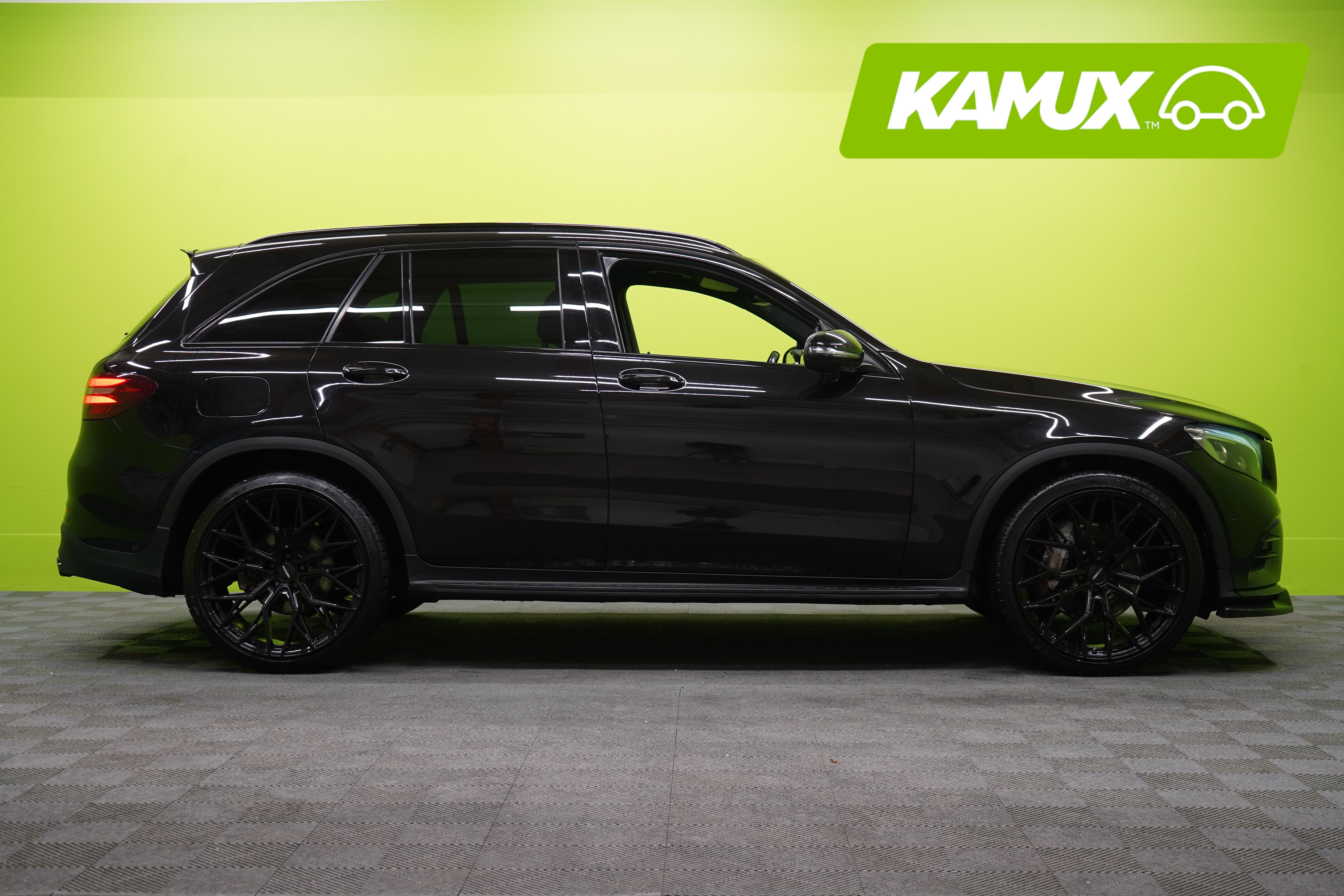 Mercedes-Benz GLC 220 d 4Matic AMG 2017, kuva 2/31