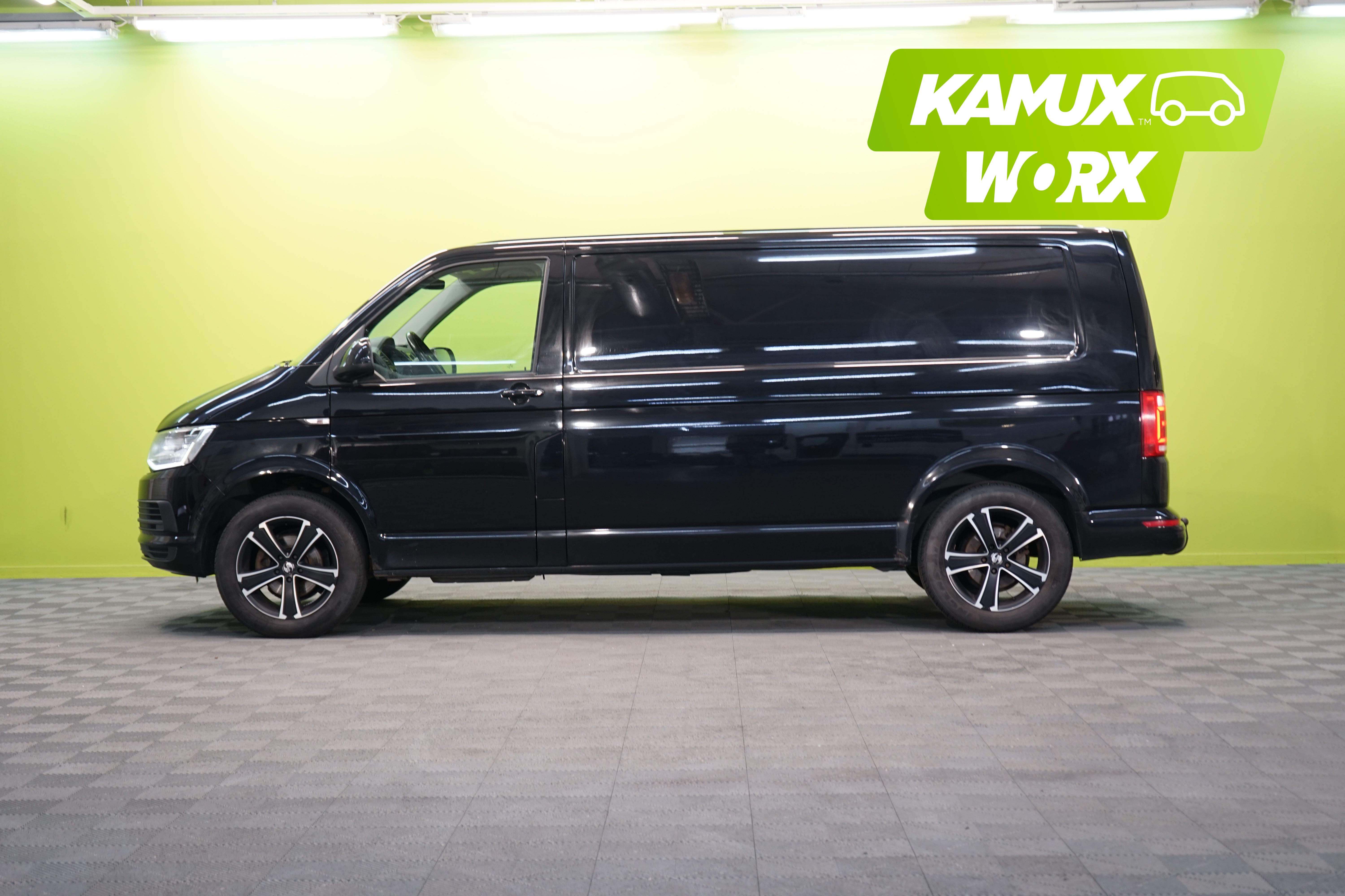 Volkswagen Transporter 2018, photo 6/19