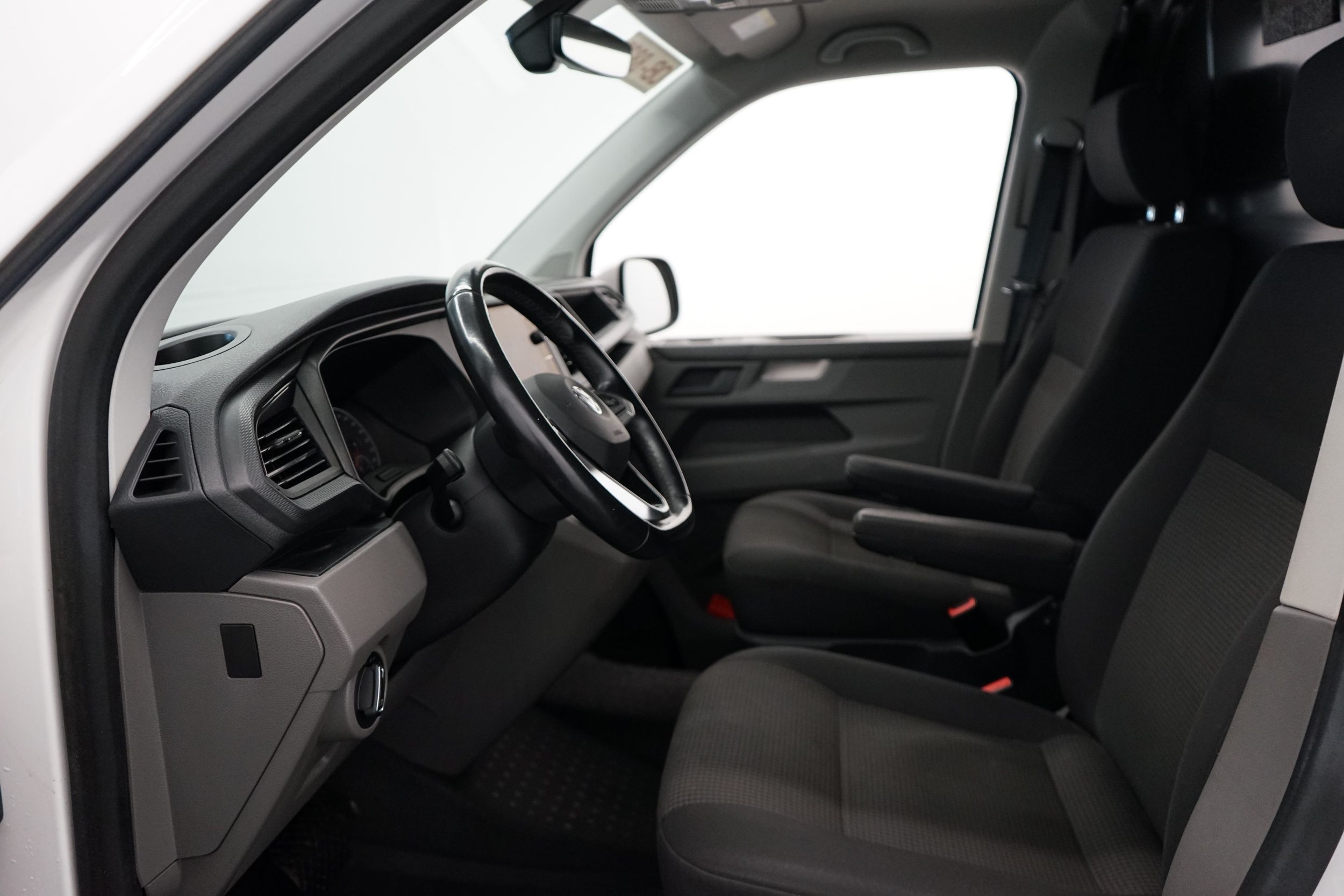Volkswagen Transporter 2020, kuva 6/24