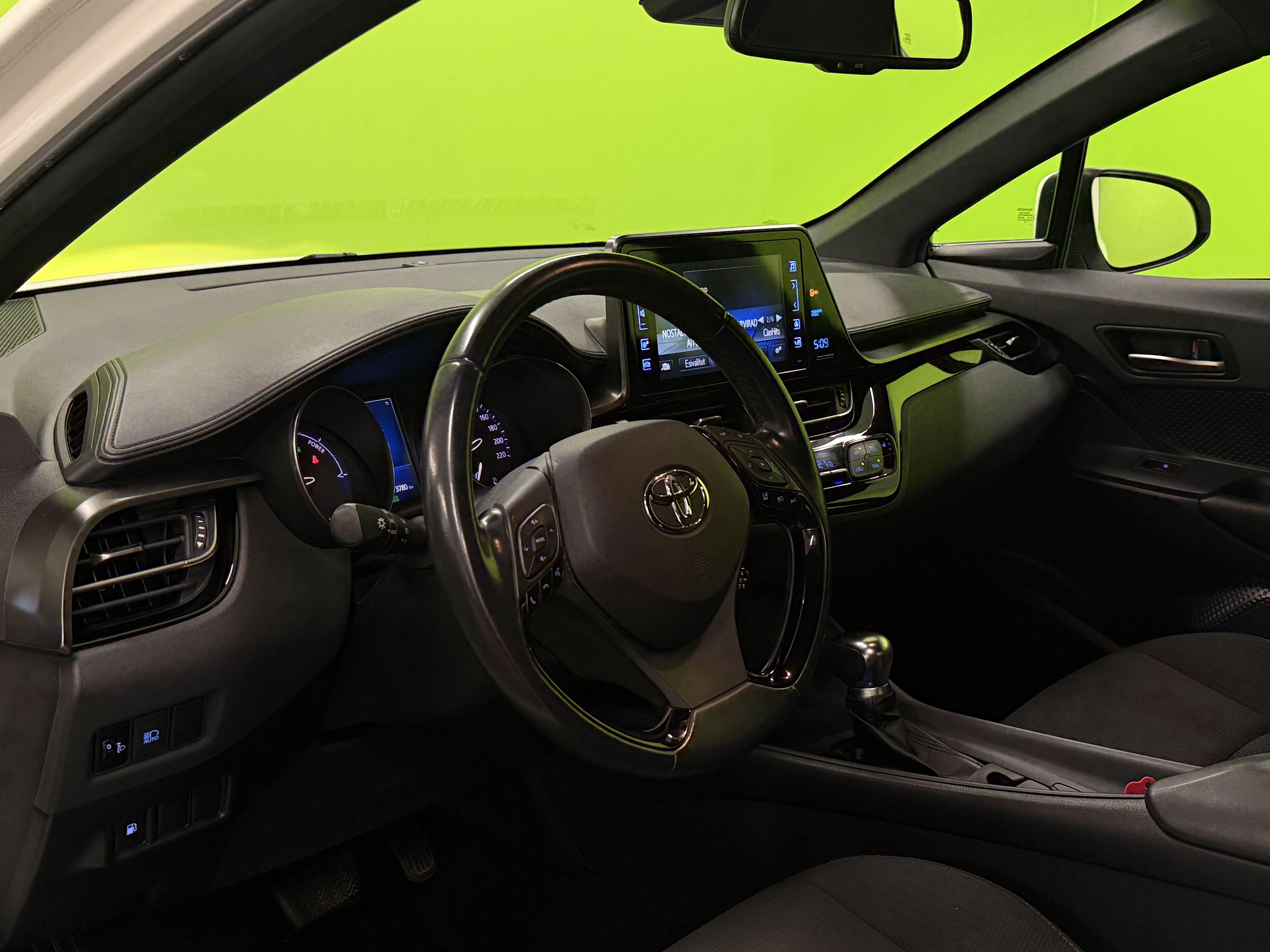 Toyota C-HR Viistoperä (AB) 4ov 1798cm3 2018, kuva 7/21