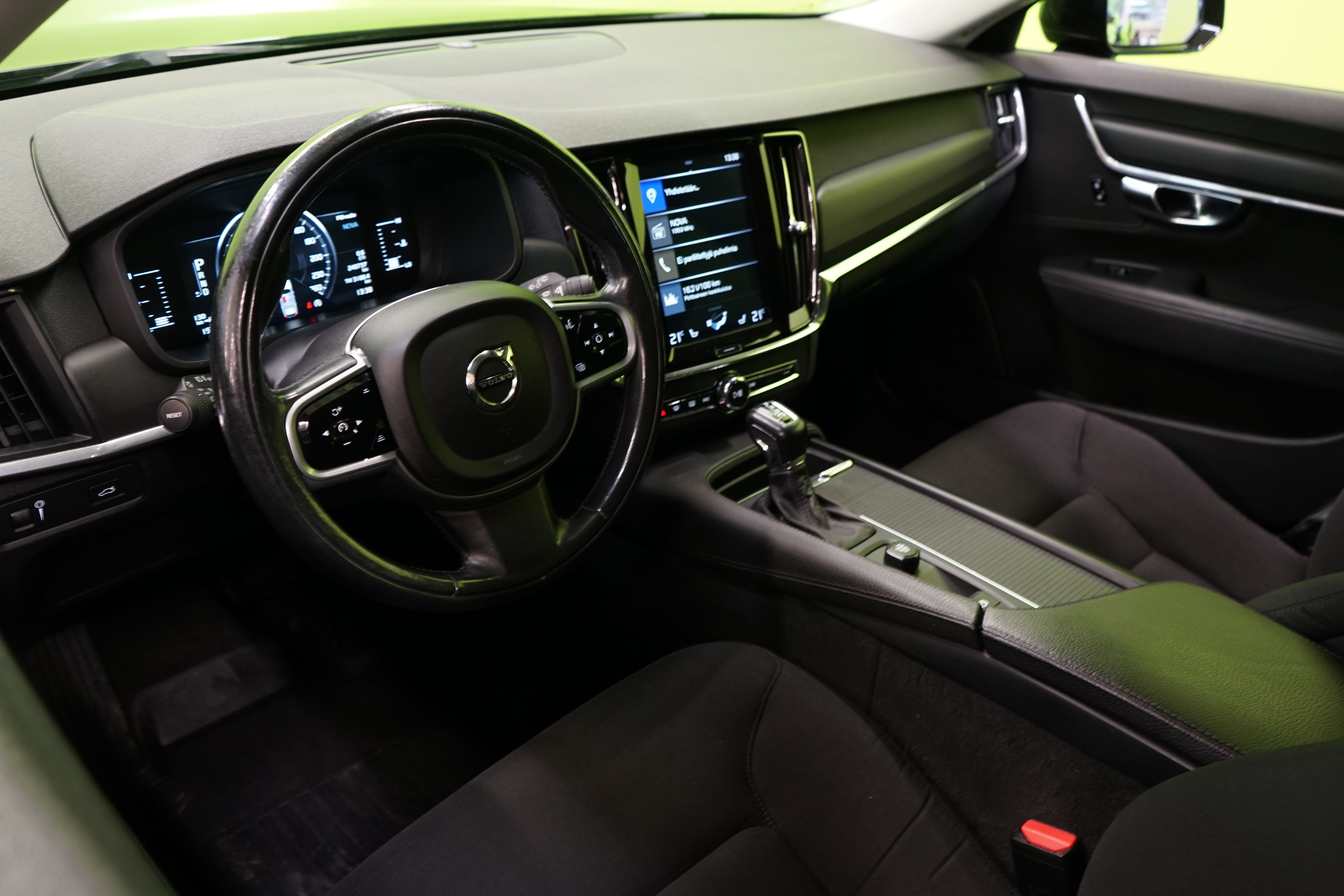 Volvo V90 D3 AWD Kinetic aut 2017, photo 6/26