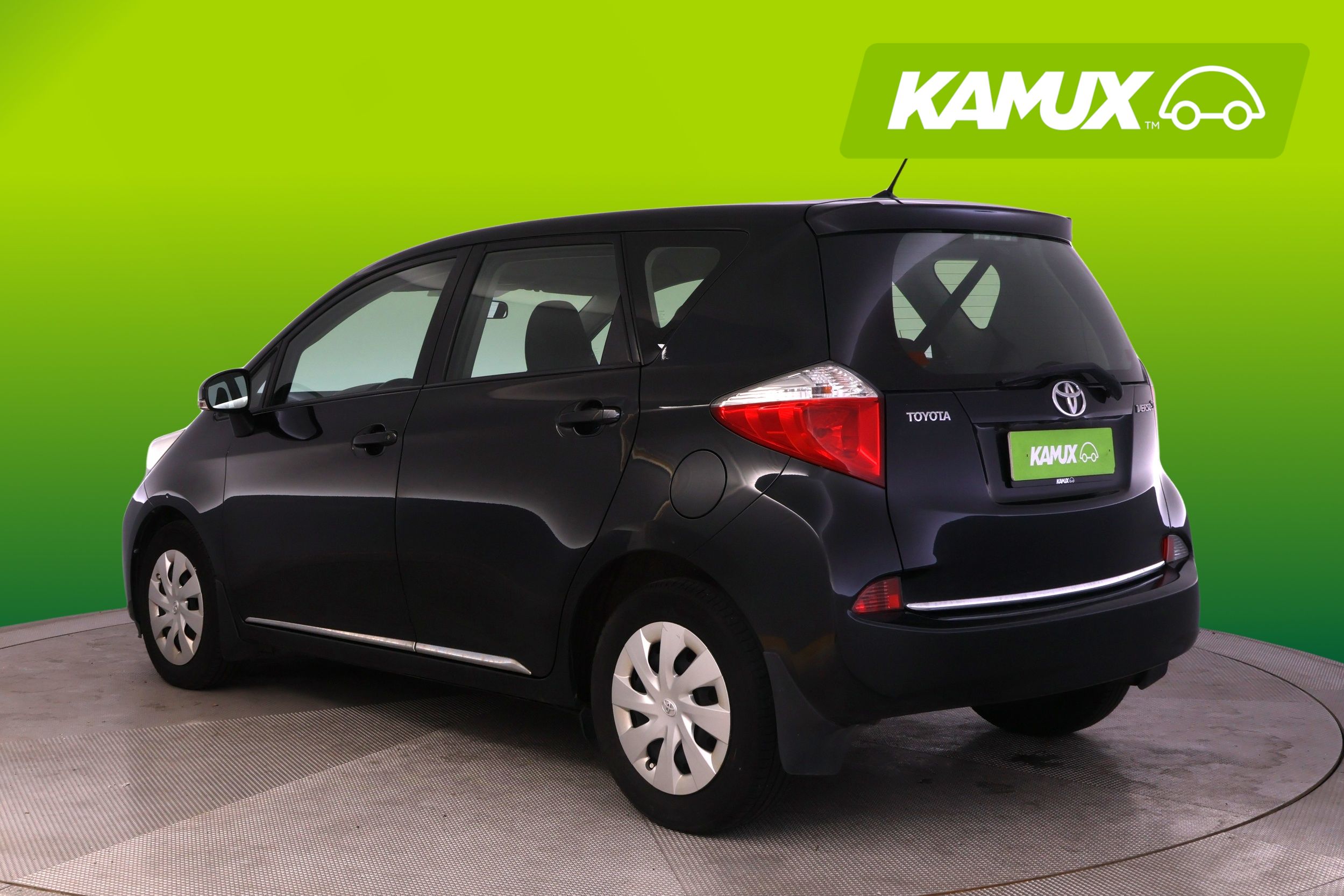 Toyota Verso-S 2012, photo 4/20