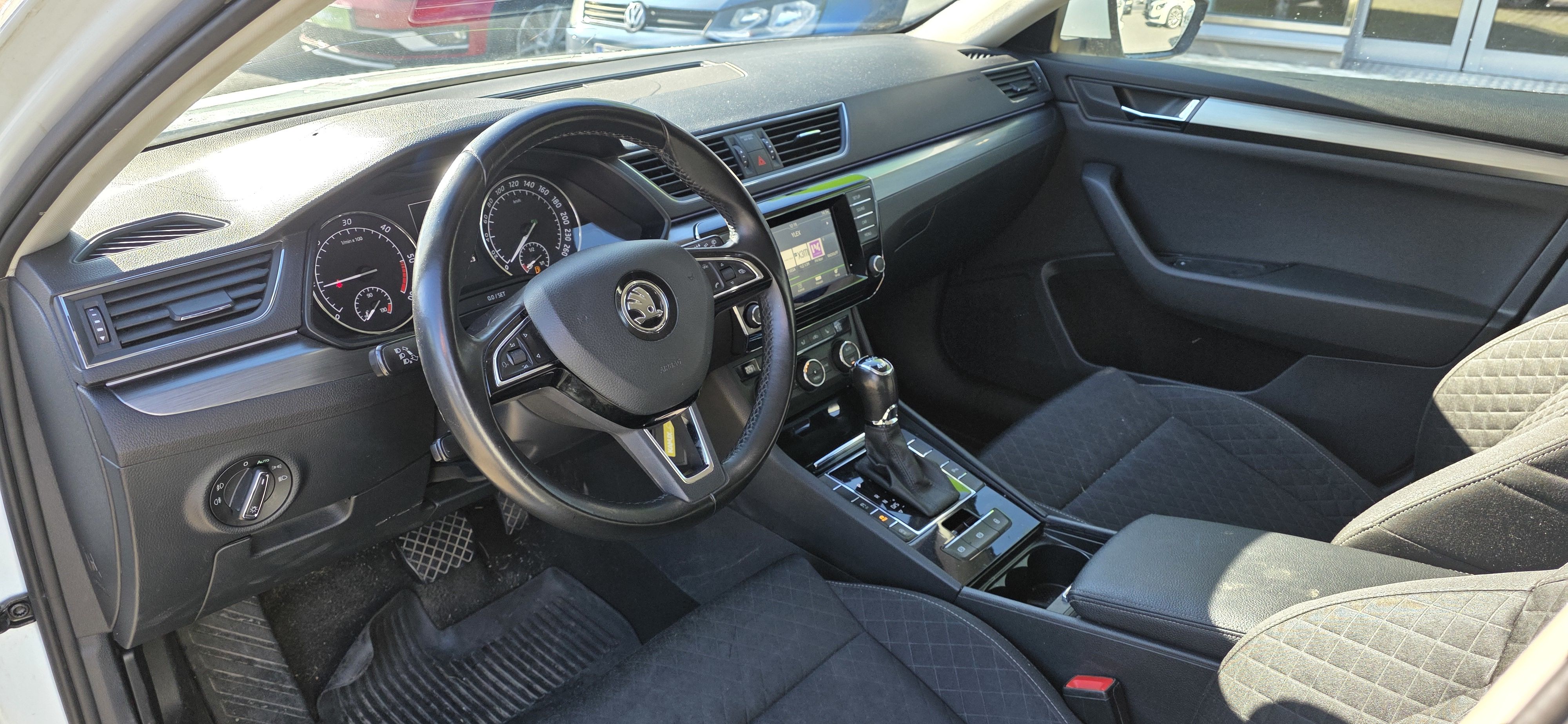 Skoda Superb 2016, kuva 3/3