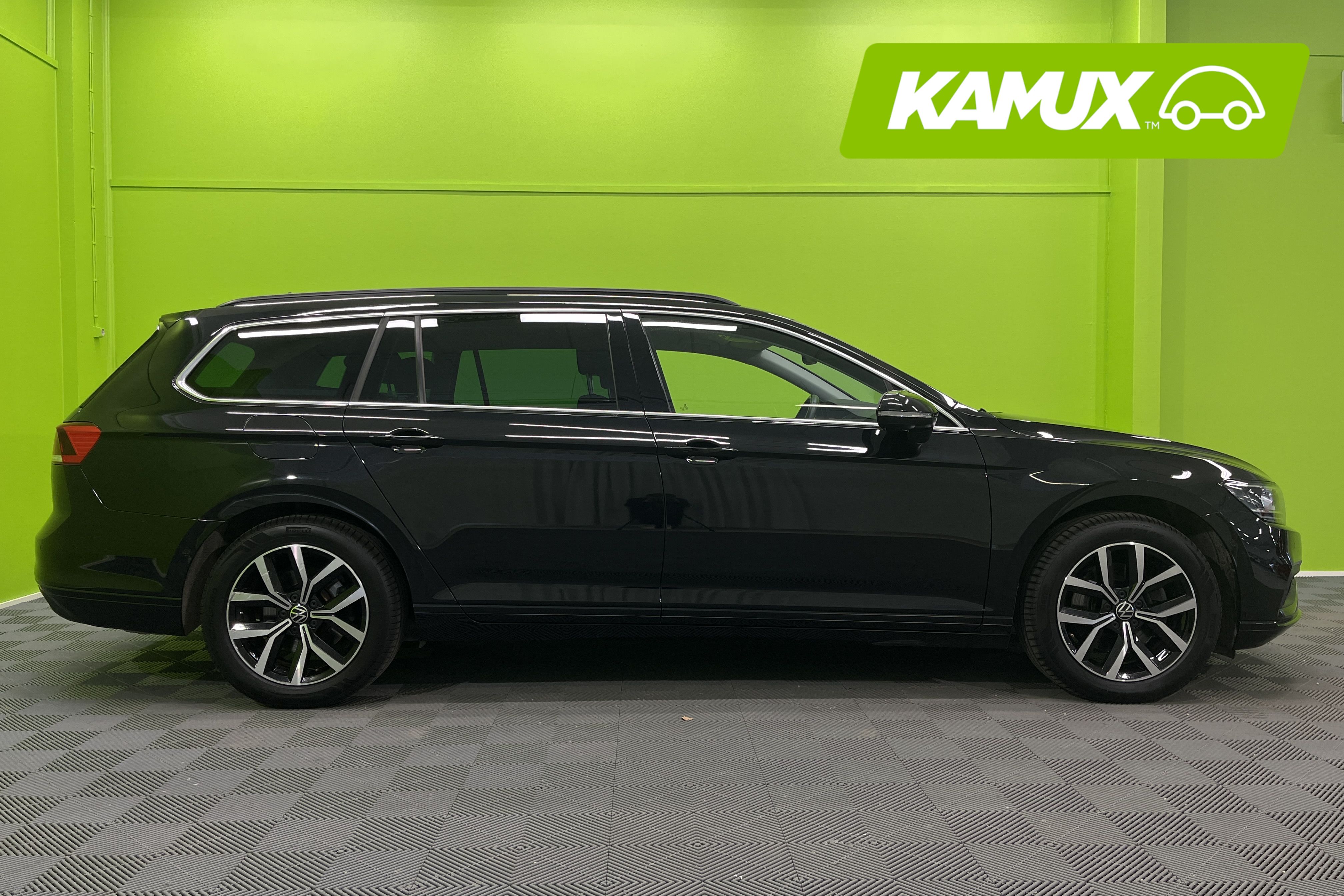 Volkswagen Passat 2023, photo 2/26