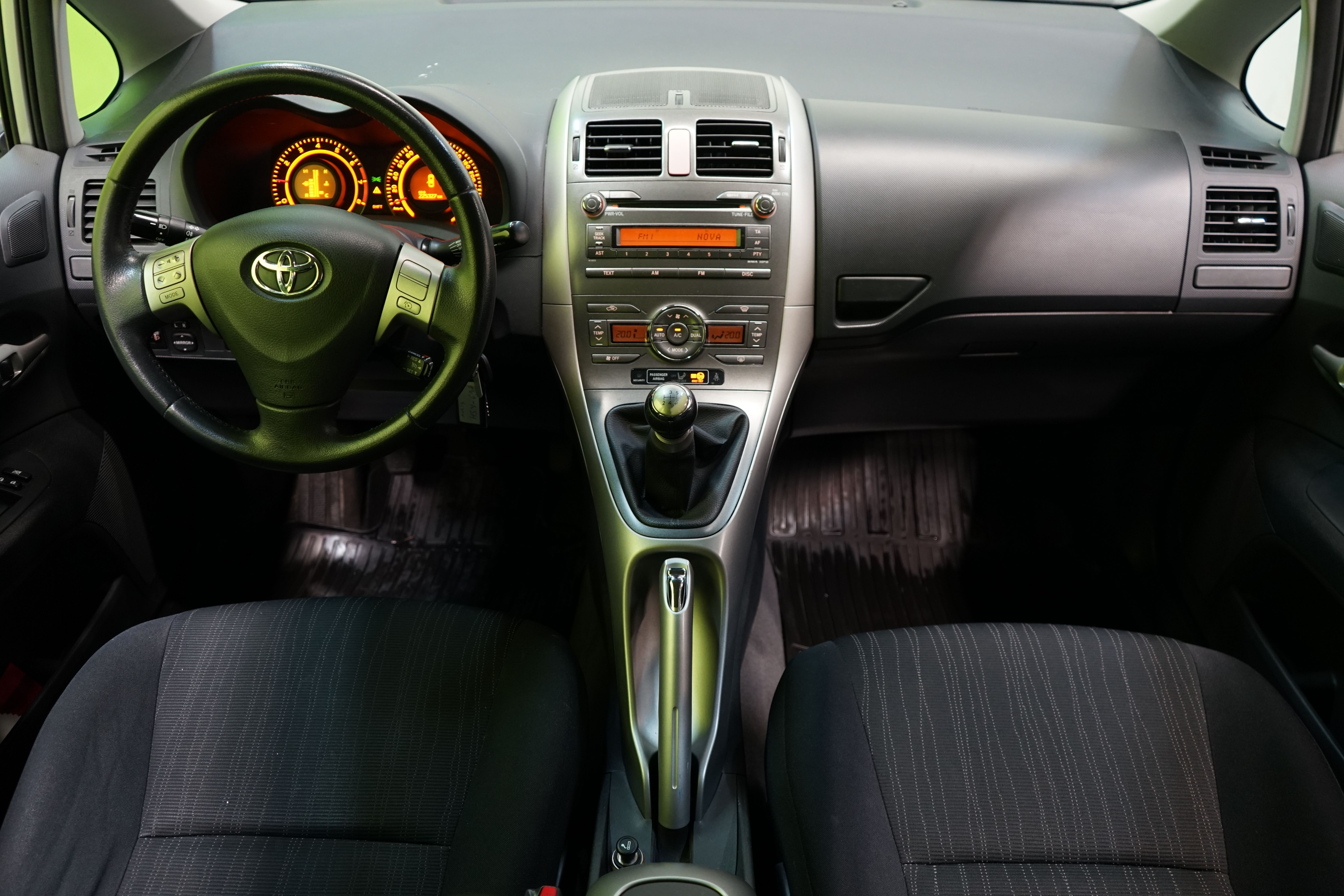 Toyota Auris 2007, photo 6/21