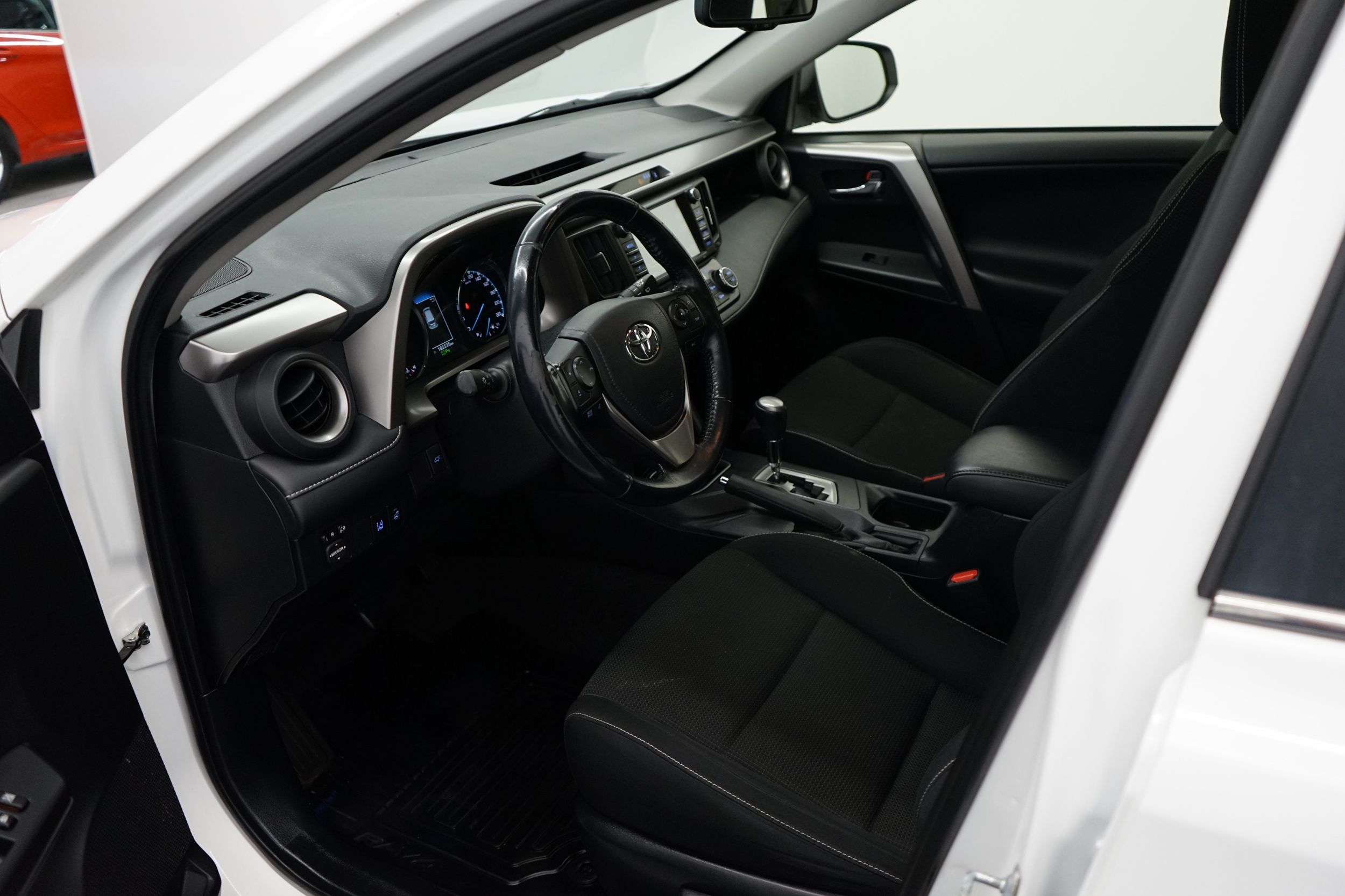 Toyota RAV4 2017, kuva 5/25