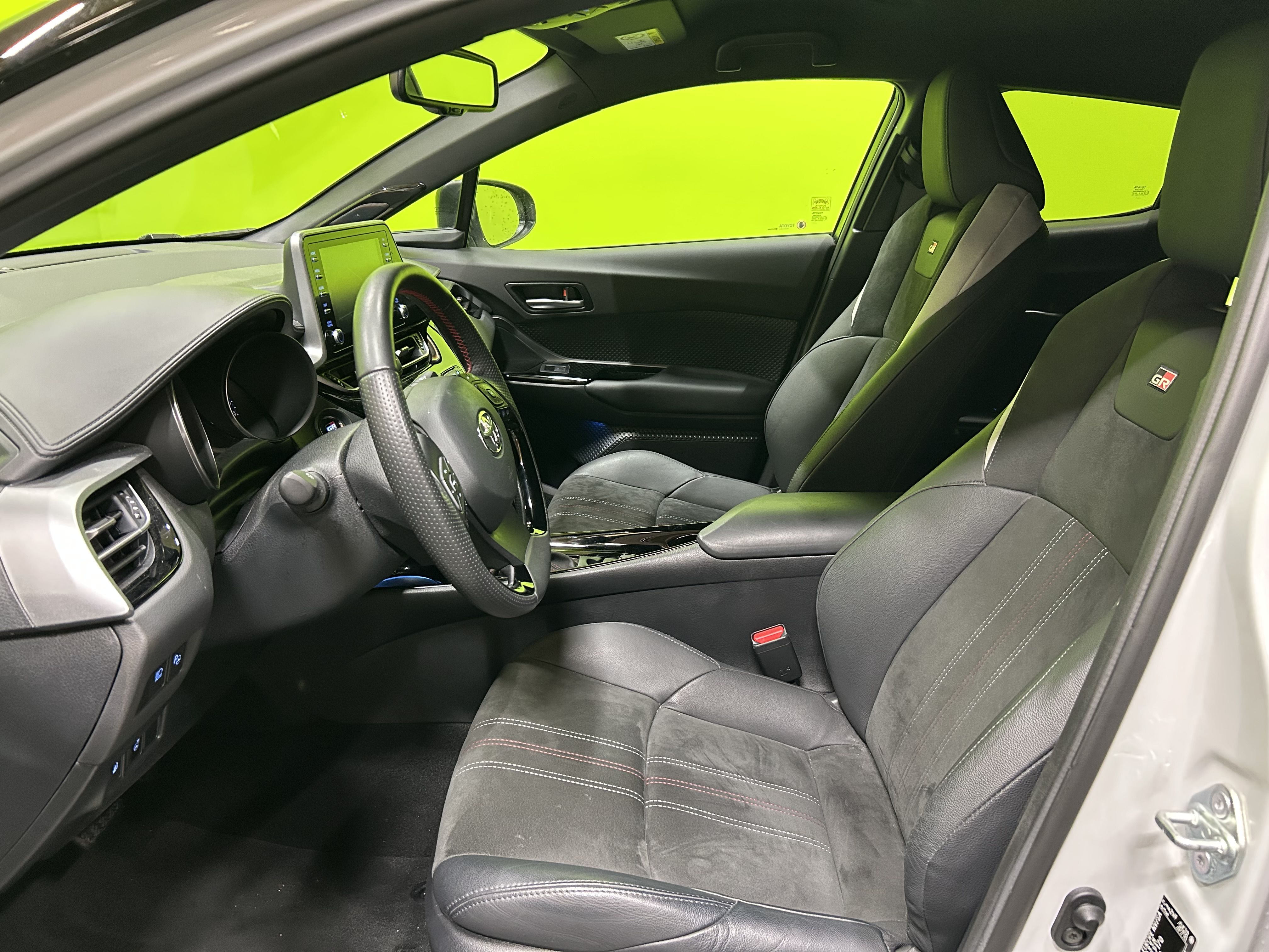 Toyota C-HR 2,0 Hybrid GR Sport 2021, photo 7/24