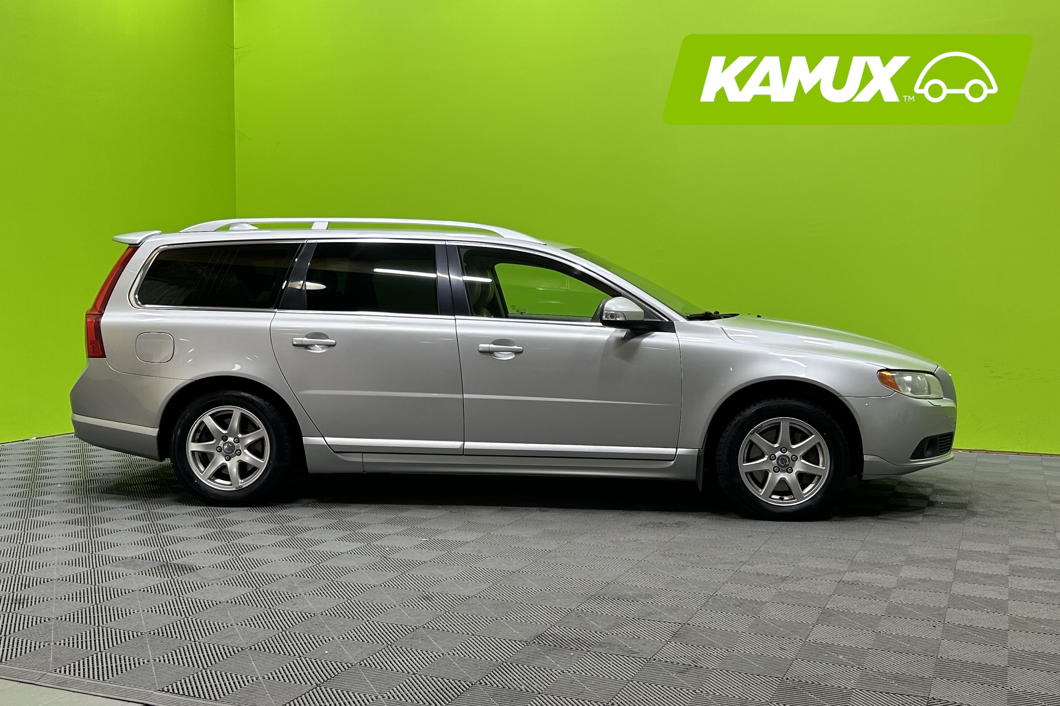 Volvo V70 2,4D Summum aut 2008, kuva 2/22