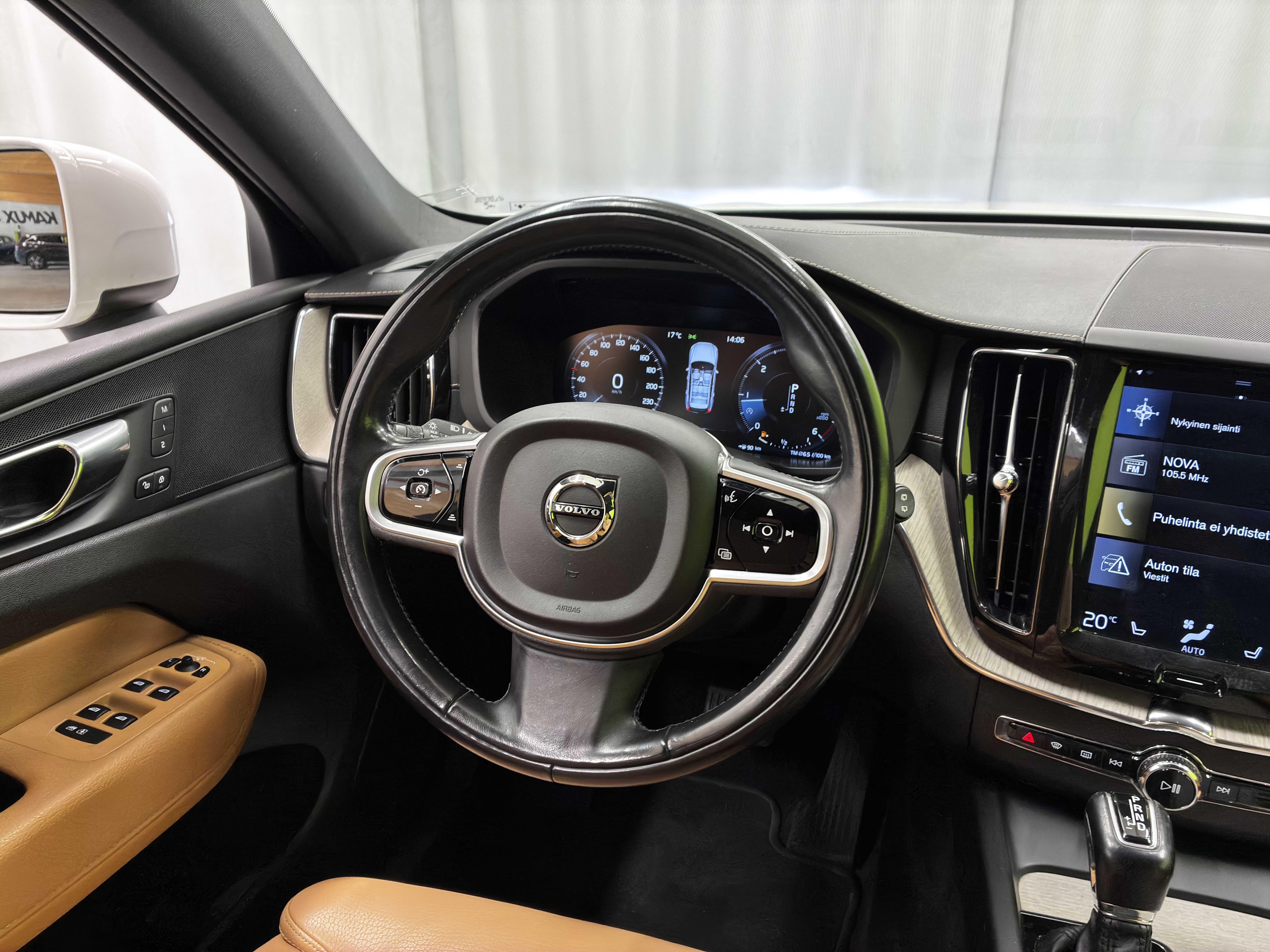 Volvo XC60 2018, kuva 7/21