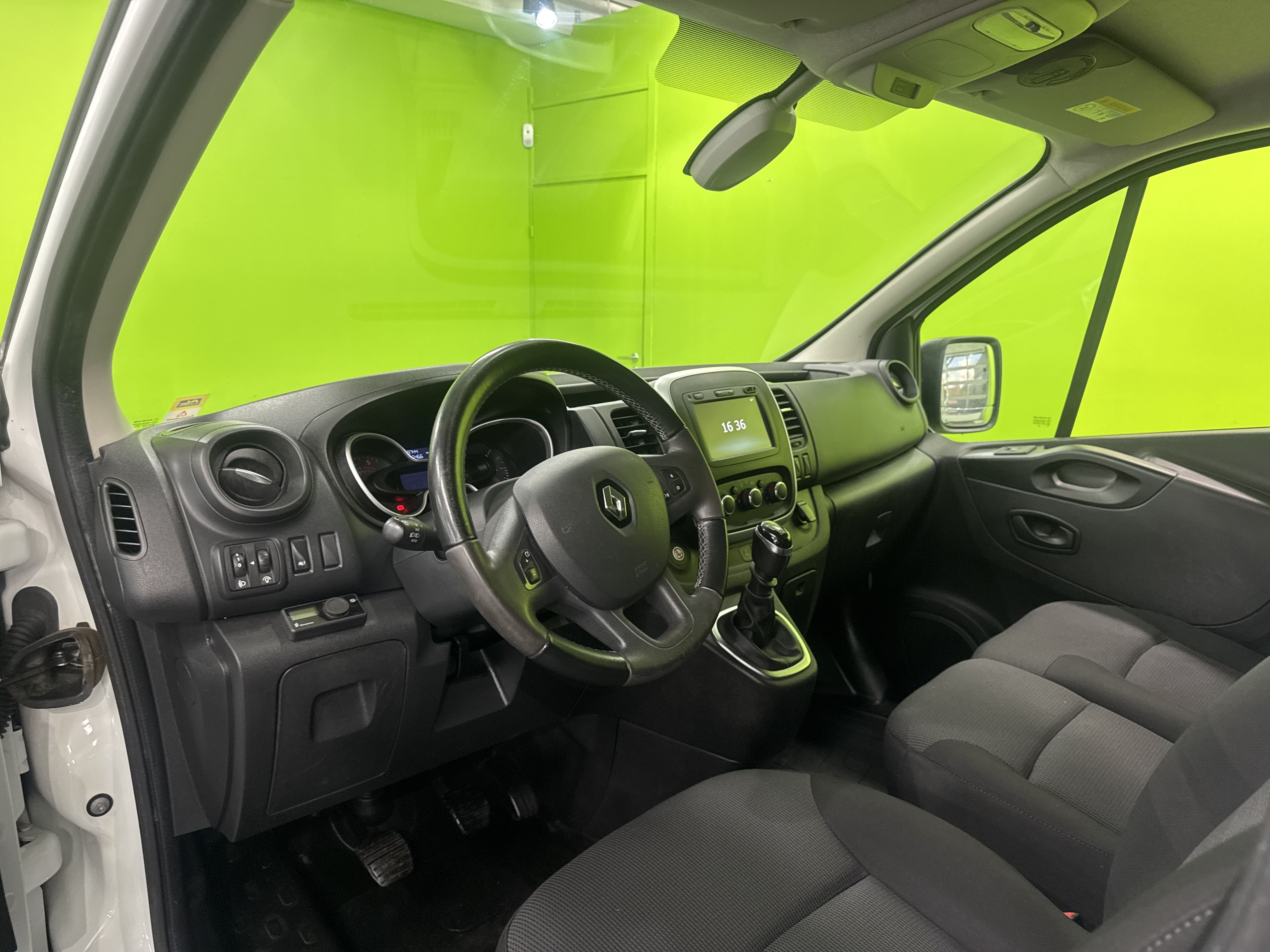 Renault Trafic 2020, photo 7/20